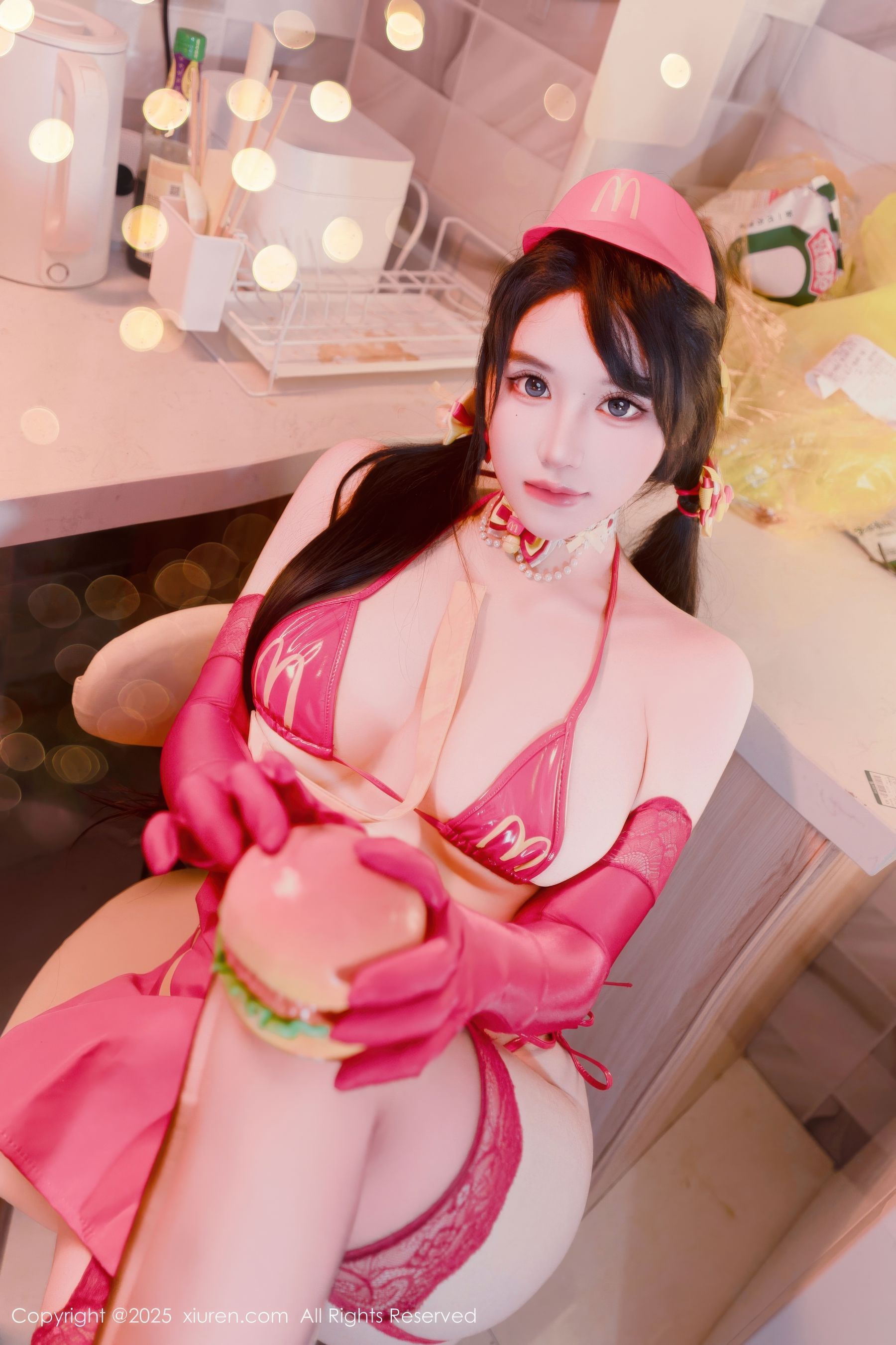 [秀人XiuRen] 2025.12.25 No.11154 汐汐爱吃草莓/(78P)