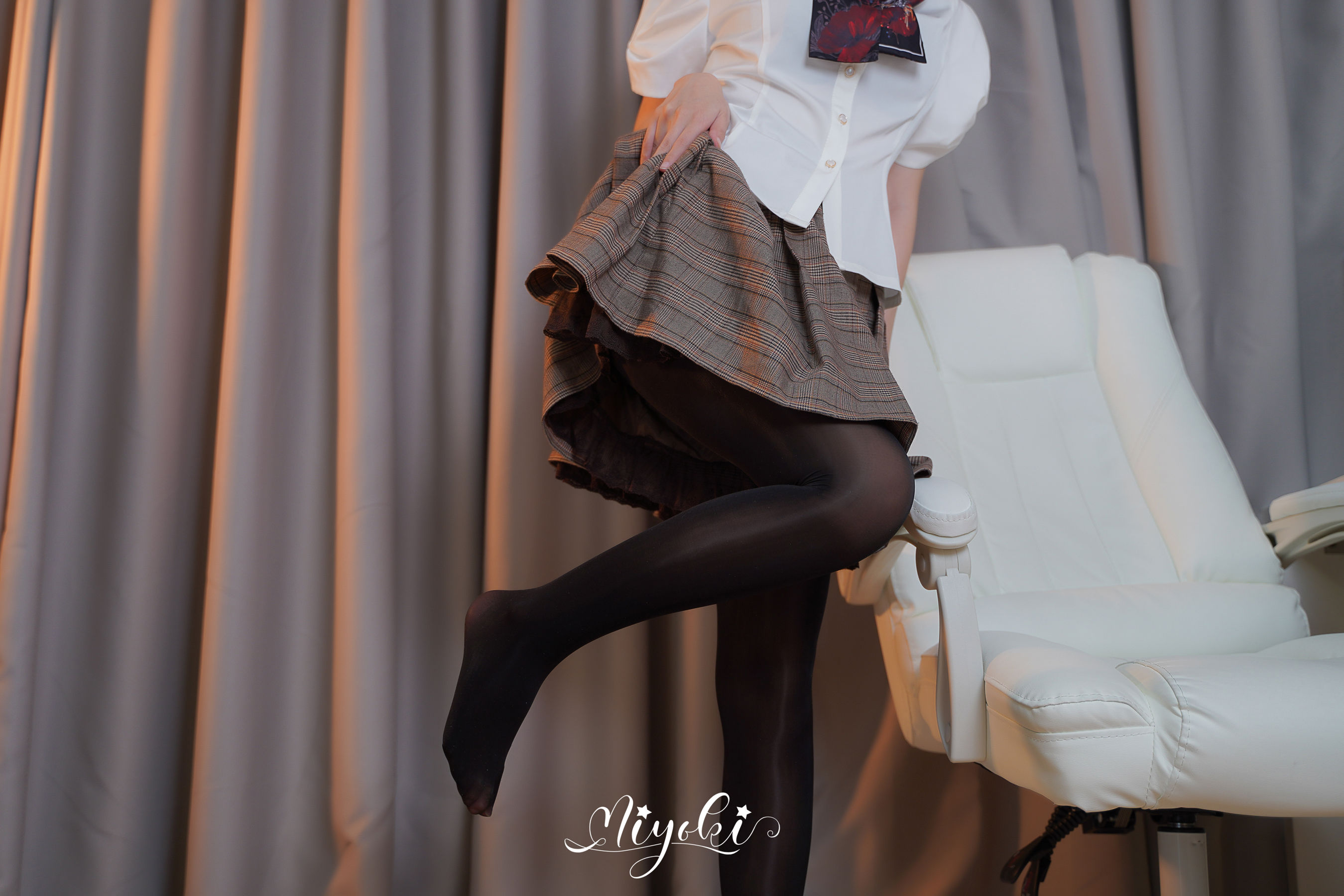 铃木美咲 福利 - 美人女教师想和我谈恋爱？骗人的吧！第二话/(45P)