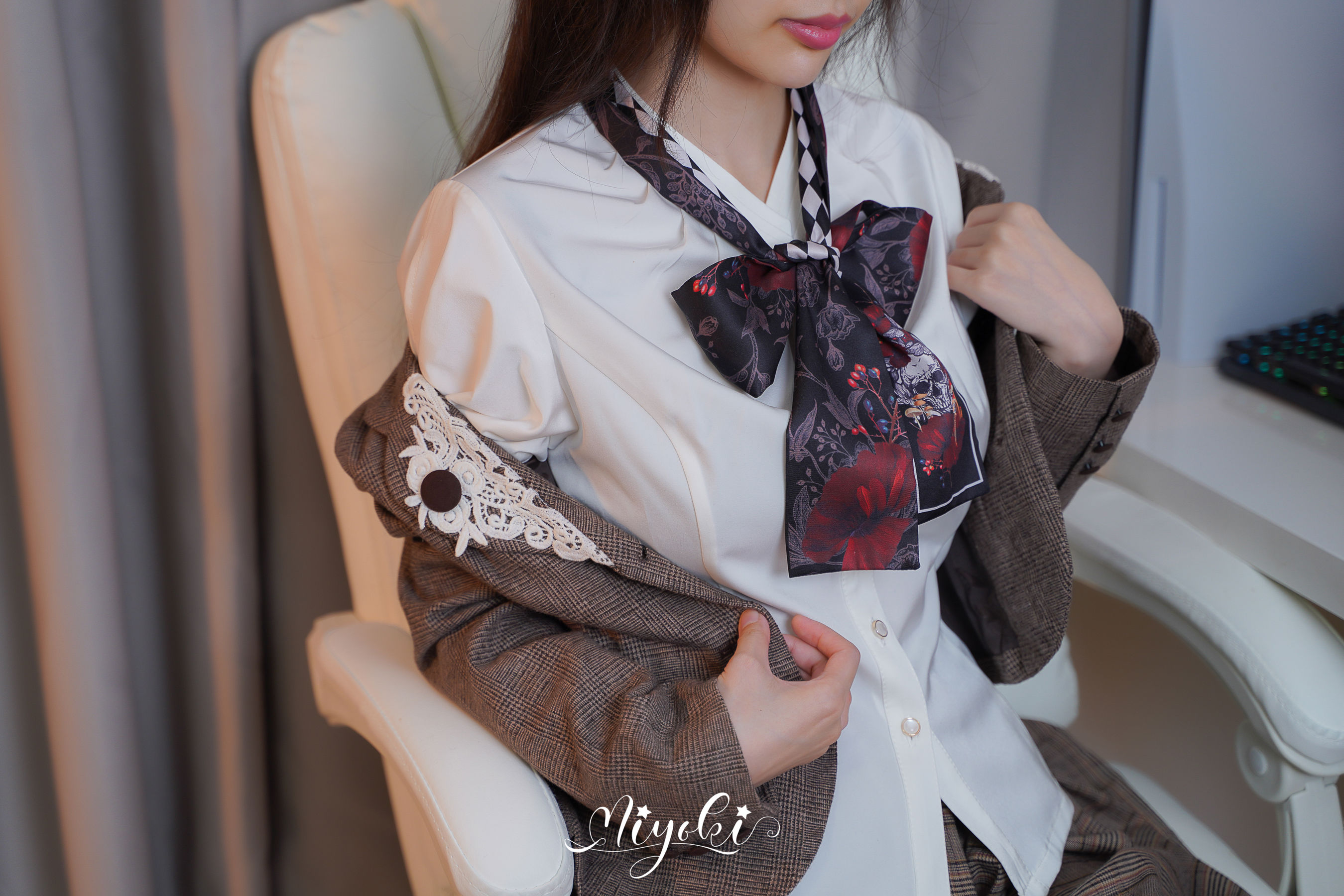 铃木美咲 福利 - 美人女教师想和我谈恋爱？骗人的吧！第二话/(45P)