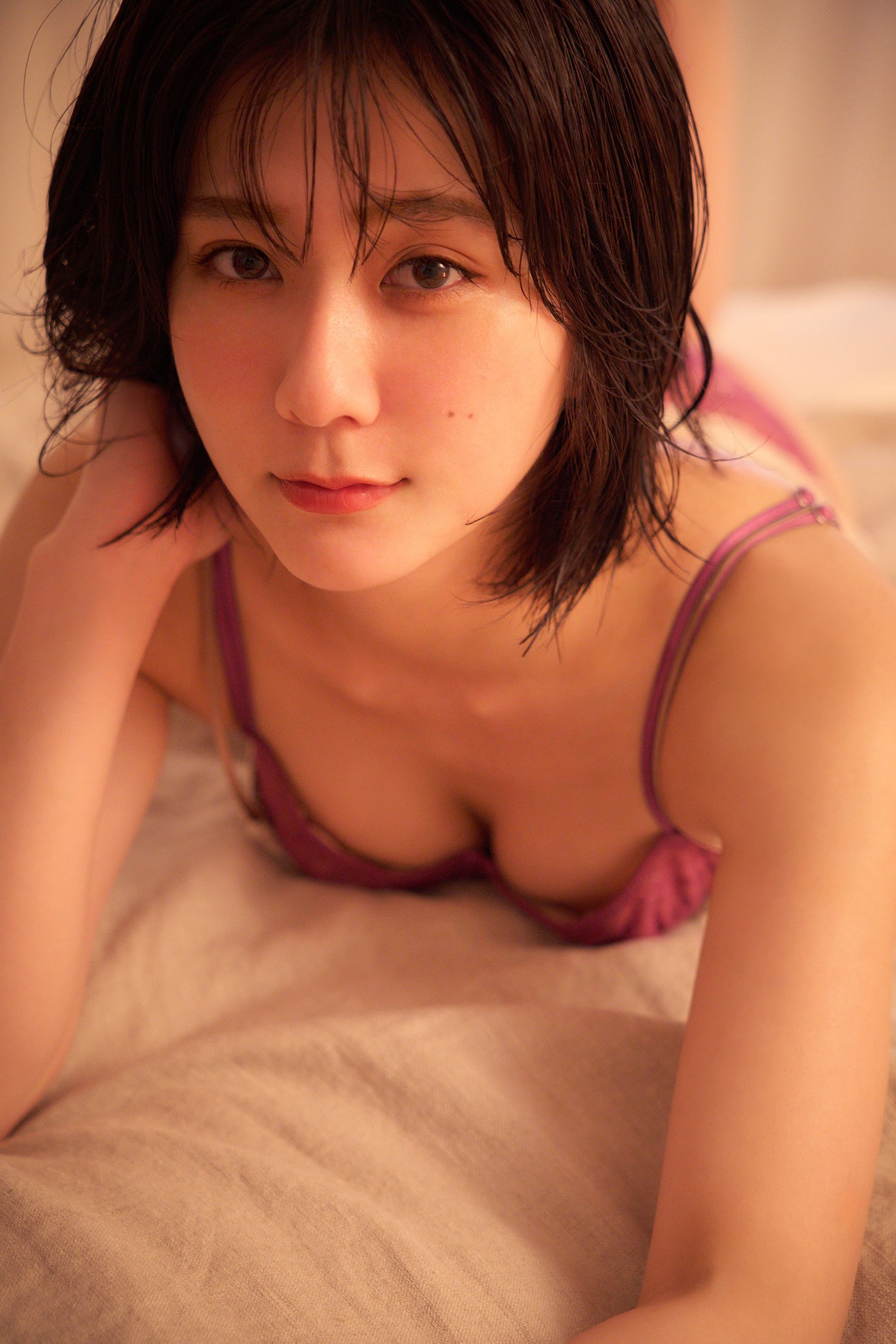 清水麻璃亜 - まりあさん、見せすぎです！/(87P)