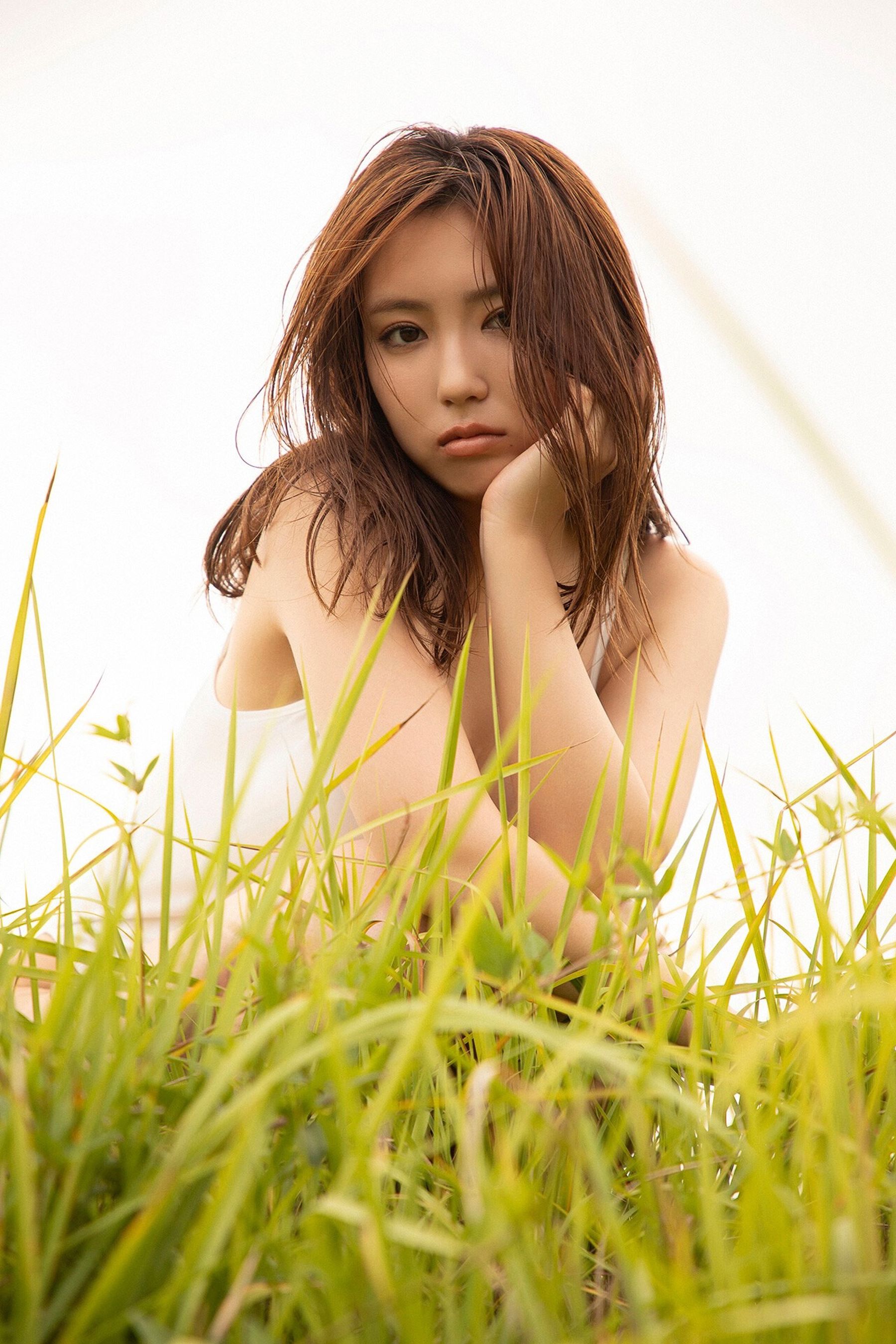 沢口愛華 - Silent Heat/(83P)