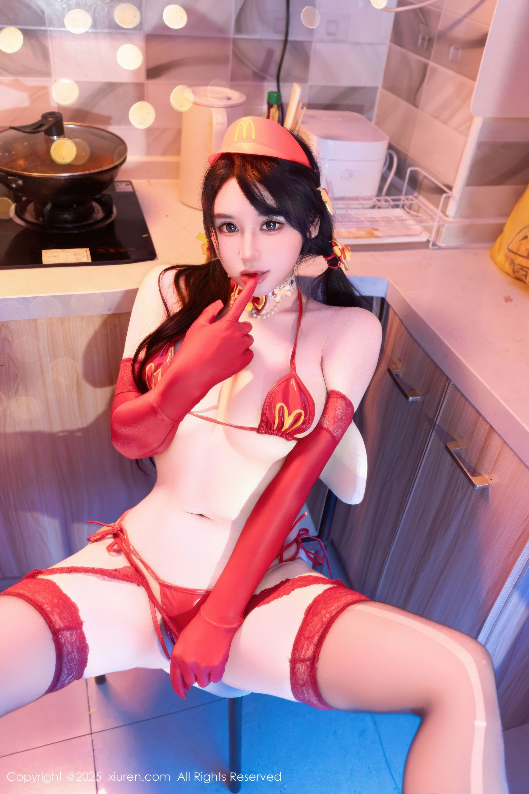 [秀人XiuRen] 2025.12.25 No.11154 汐汐爱吃草莓/(78P)