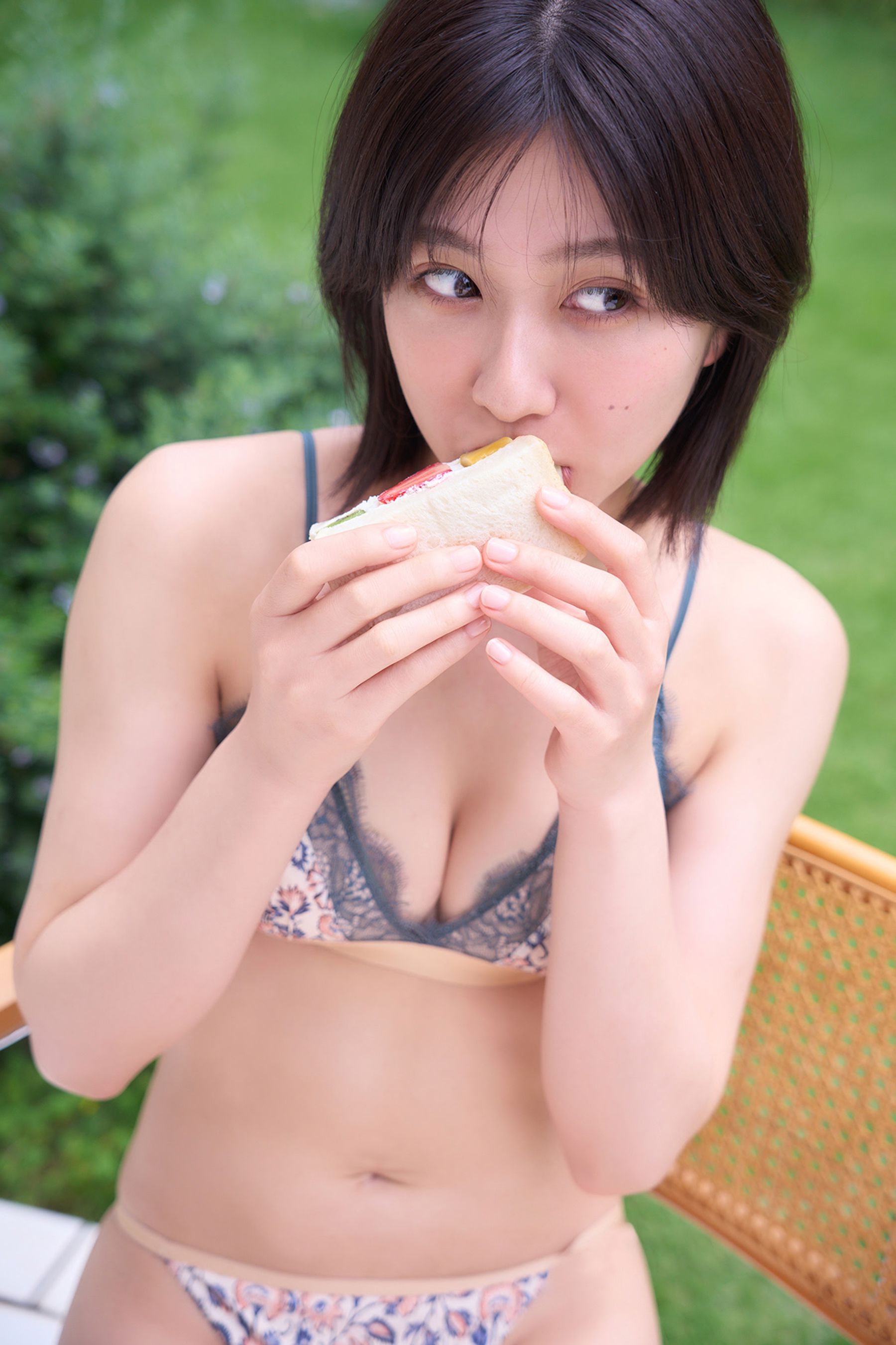 清水麻璃亜 - まりあさん、見せすぎです！/(87P)
