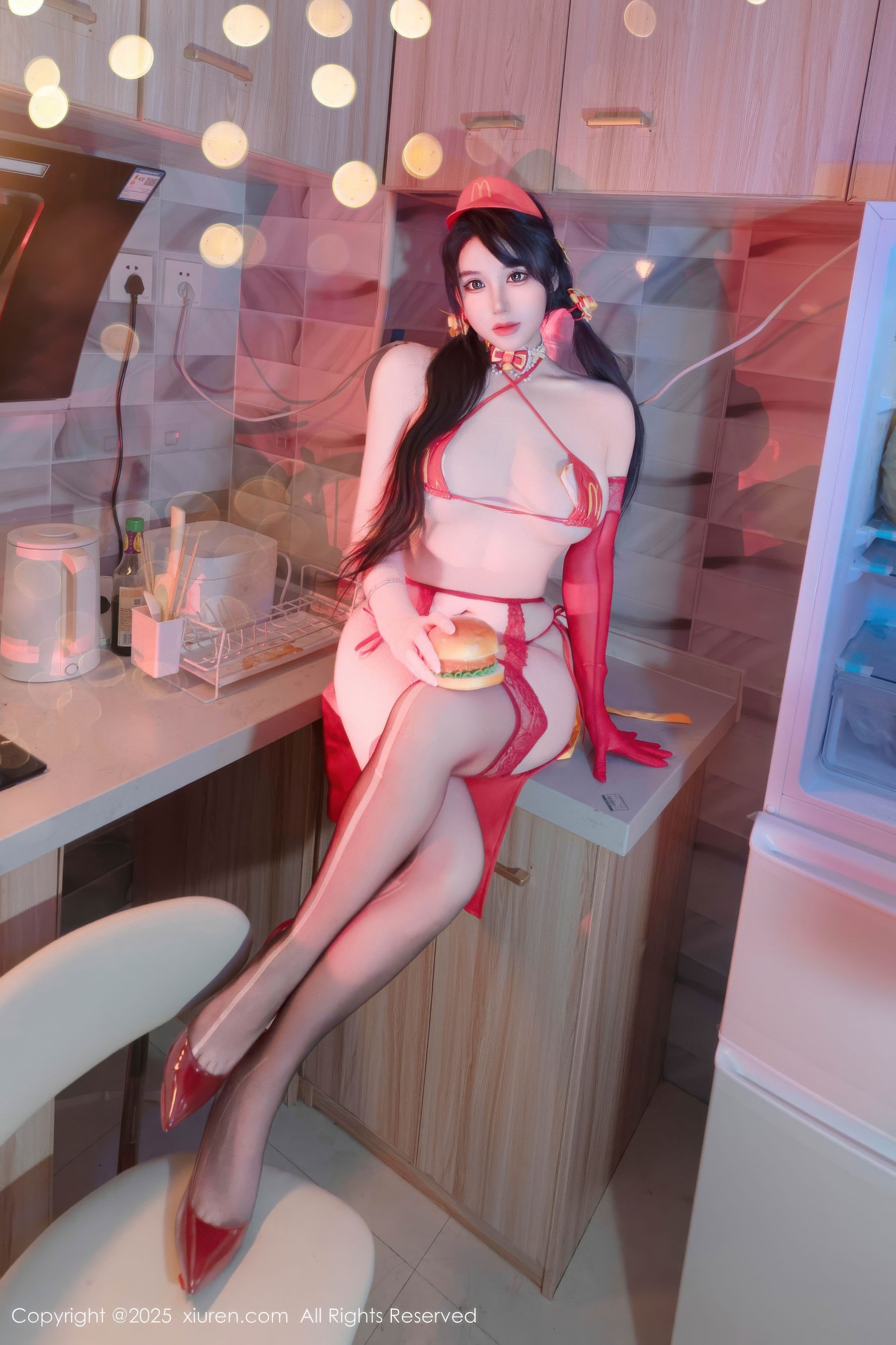 [秀人XiuRen] 2025.12.25 No.11154 汐汐爱吃草莓/(78P)