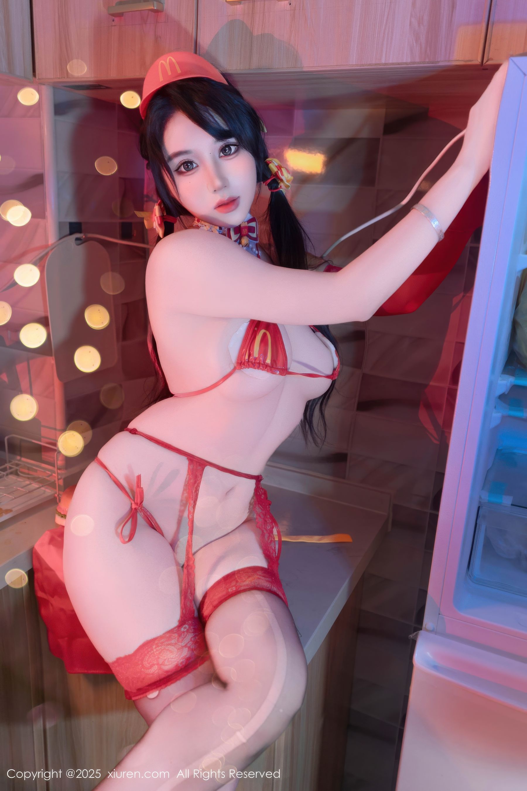 [秀人XiuRen] 2025.12.25 No.11154 汐汐爱吃草莓/(78P)