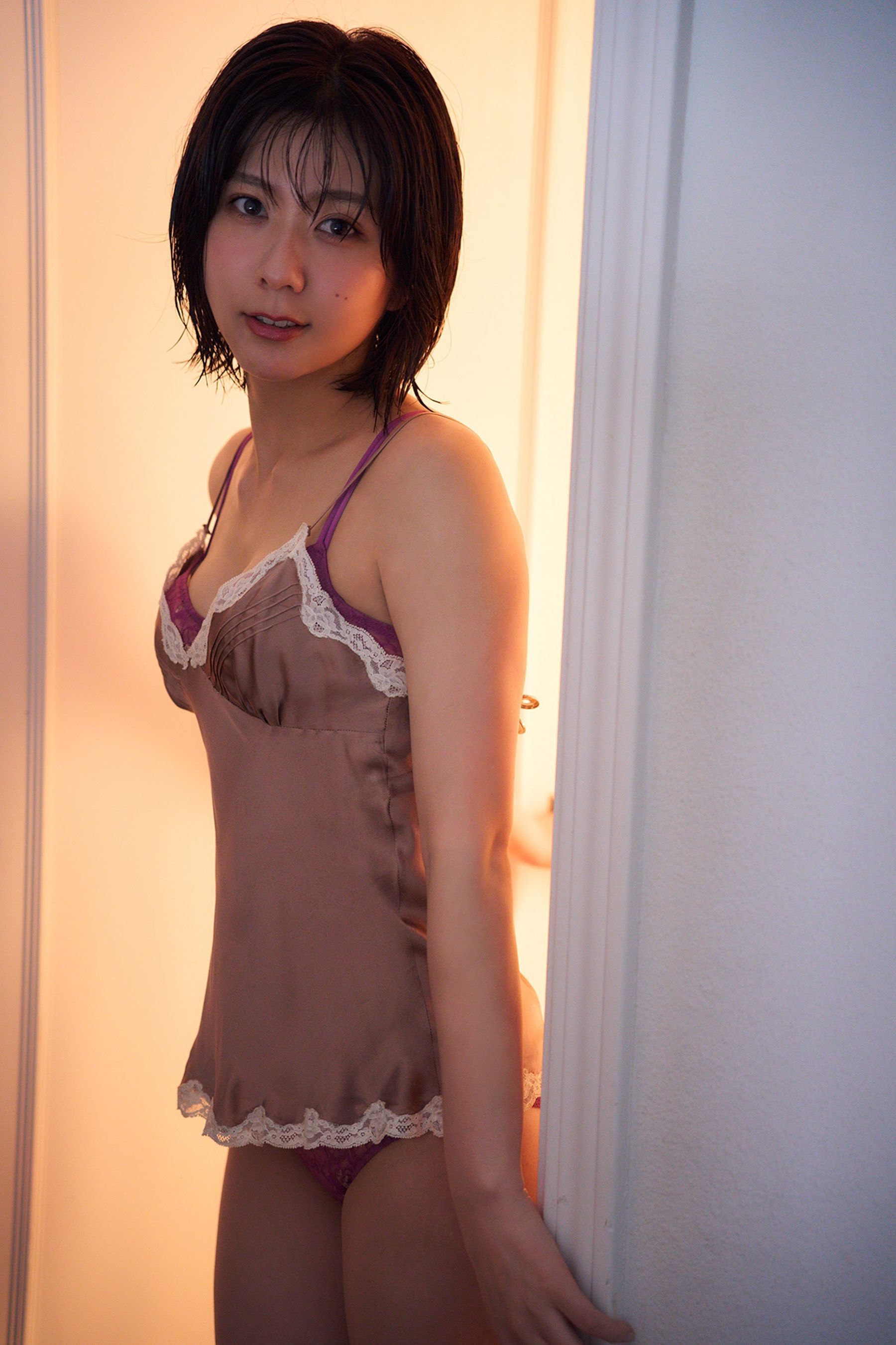 清水麻璃亜 - まりあさん、見せすぎです！/(87P)