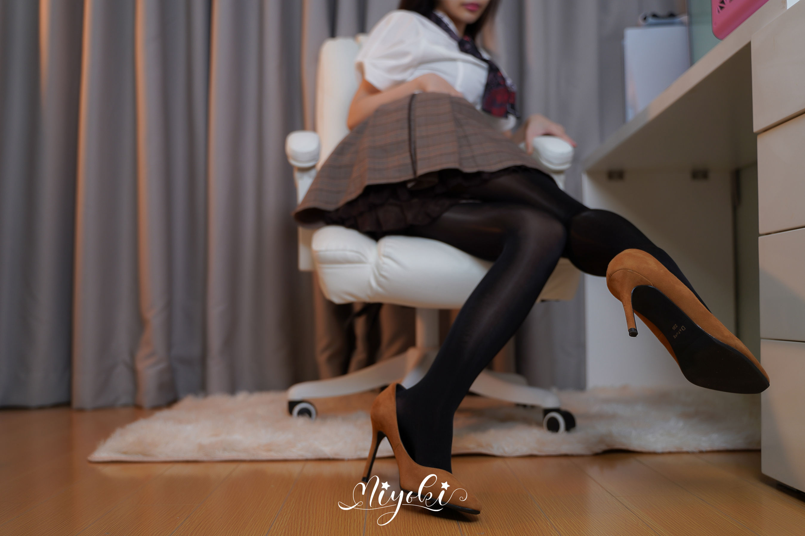 铃木美咲 福利 - 美人女教师想和我谈恋爱？骗人的吧！第二话/(45P)