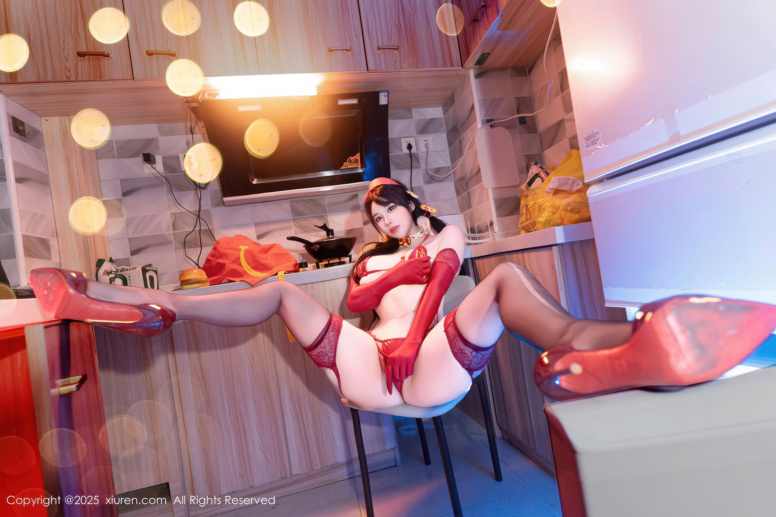 [秀人XiuRen] 2025.12.25 No.11154 汐汐爱吃草莓/(78P)