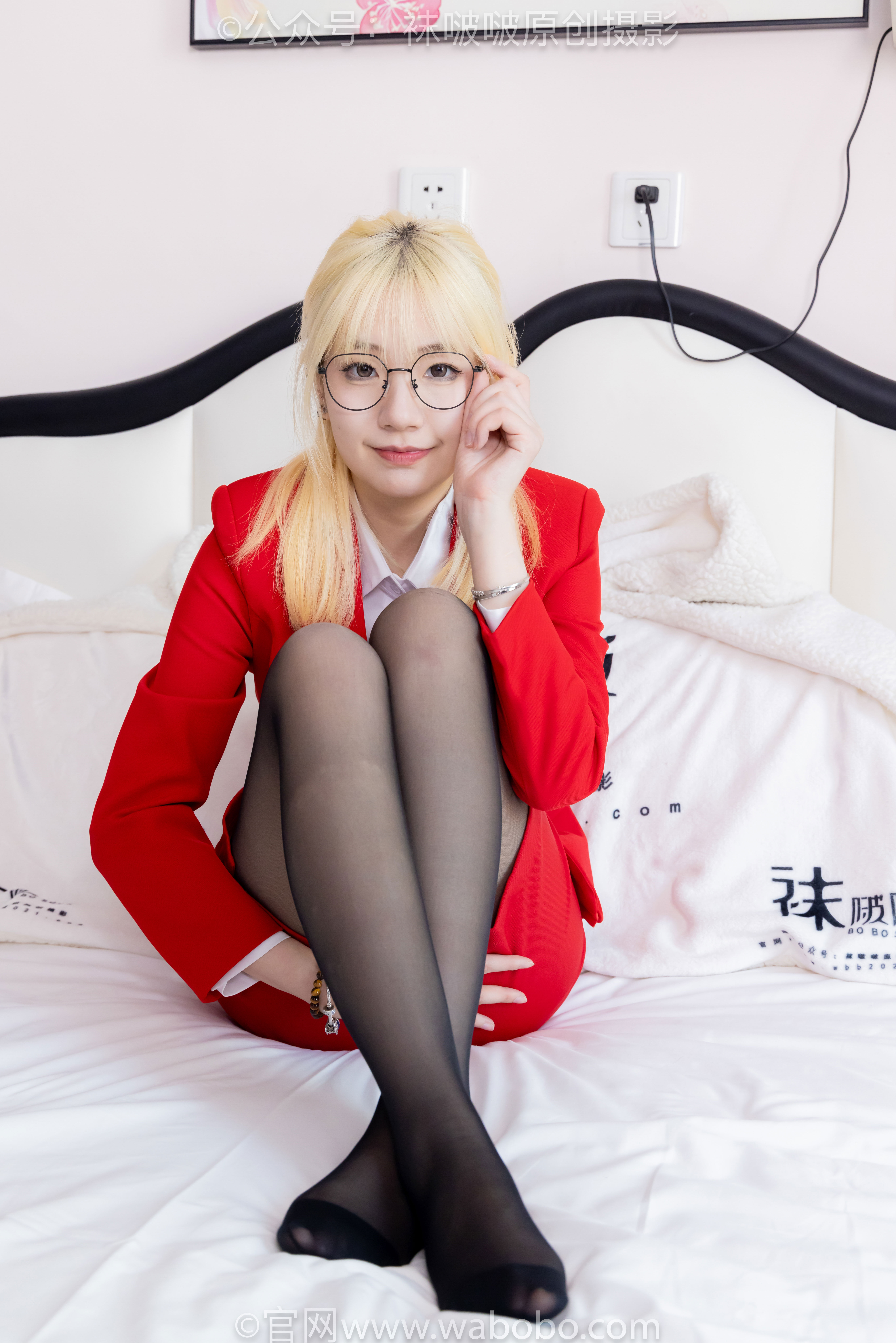 BoBoSocks袜啵啵 No.645 小甜豆 - 两双高跟鞋、薄黑丝、裸足/(147P)