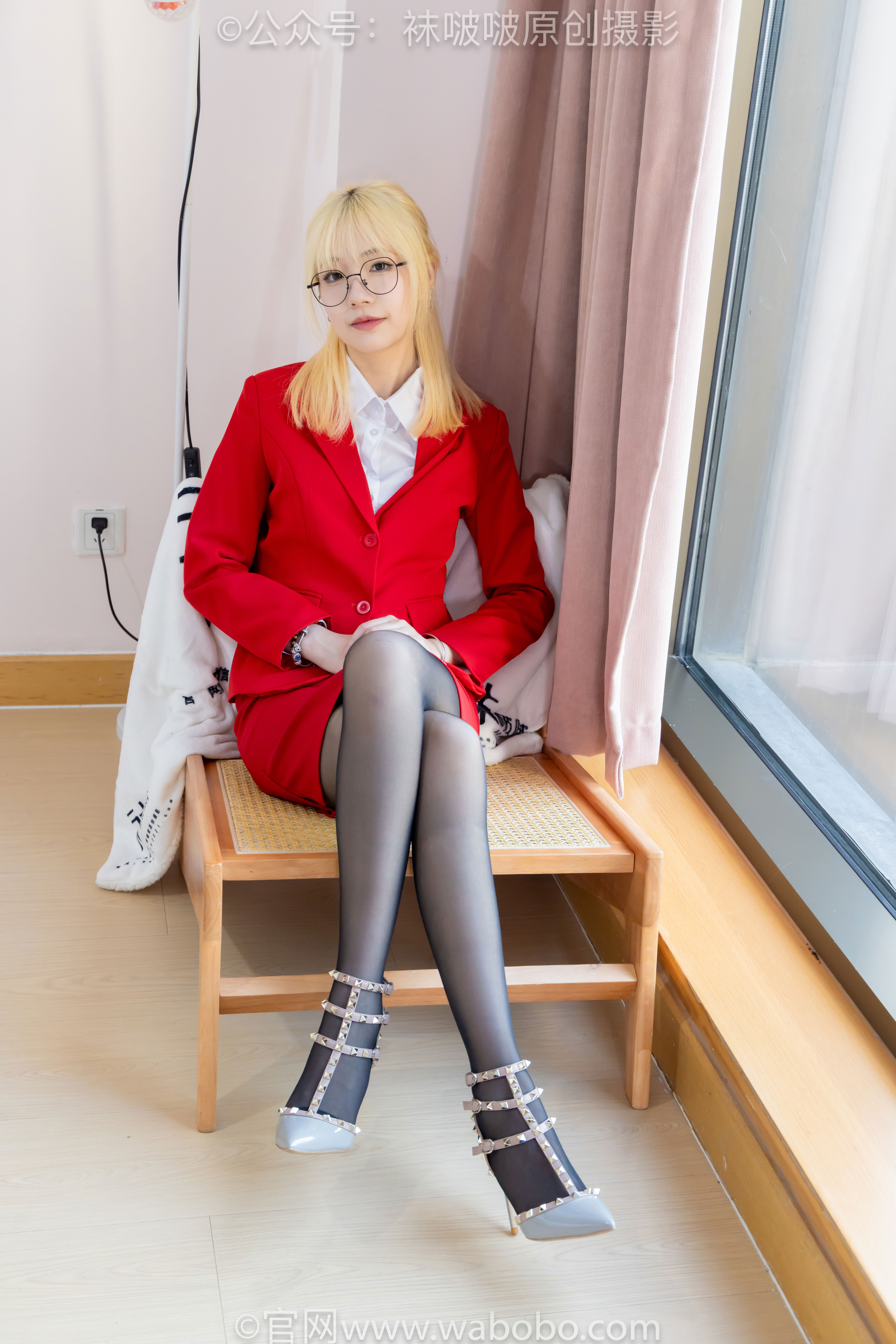 BoBoSocks袜啵啵 No.645 小甜豆 - 两双高跟鞋、薄黑丝、裸足/(147P)