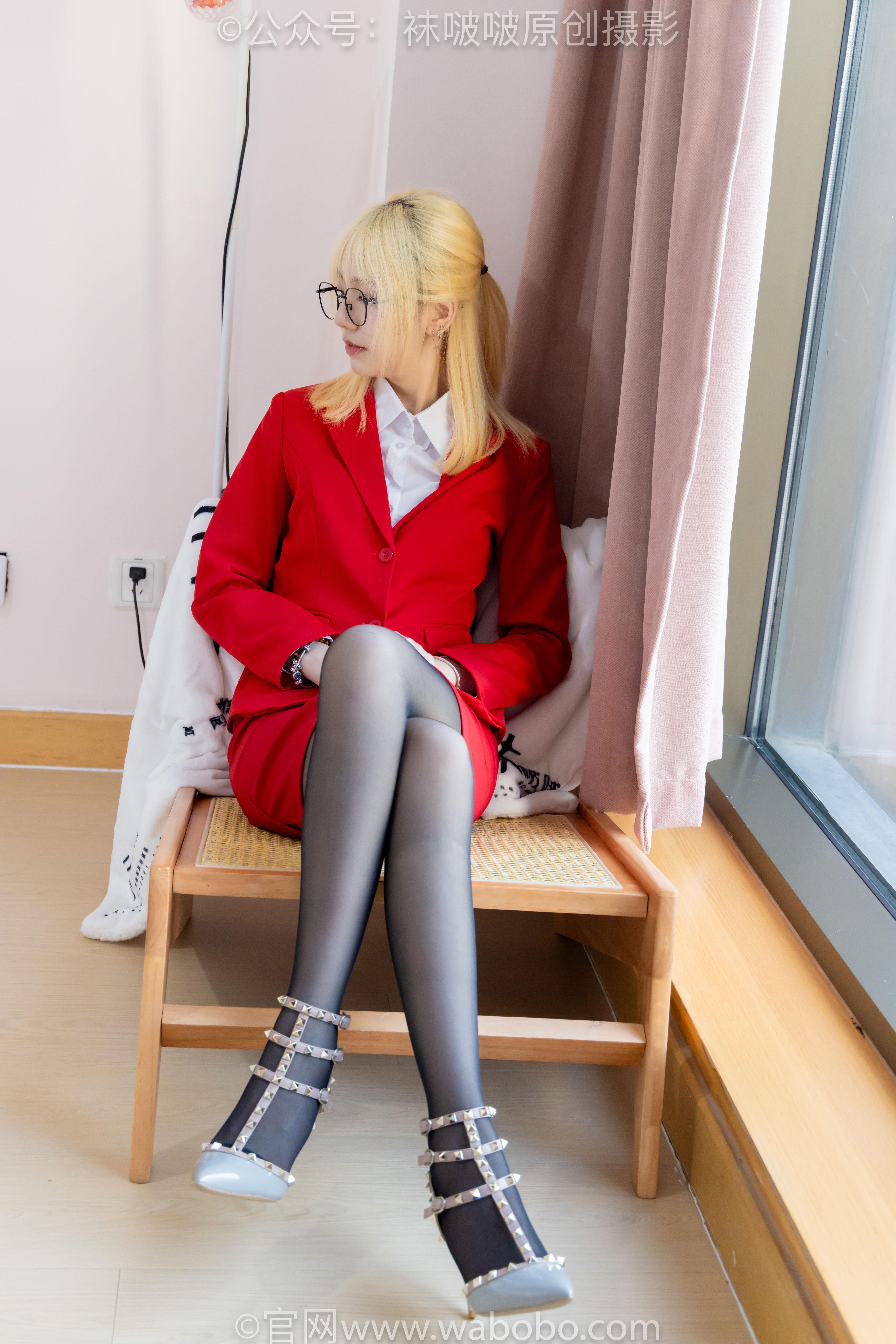 BoBoSocks袜啵啵 No.645 小甜豆 - 两双高跟鞋、薄黑丝、裸足/(147P)