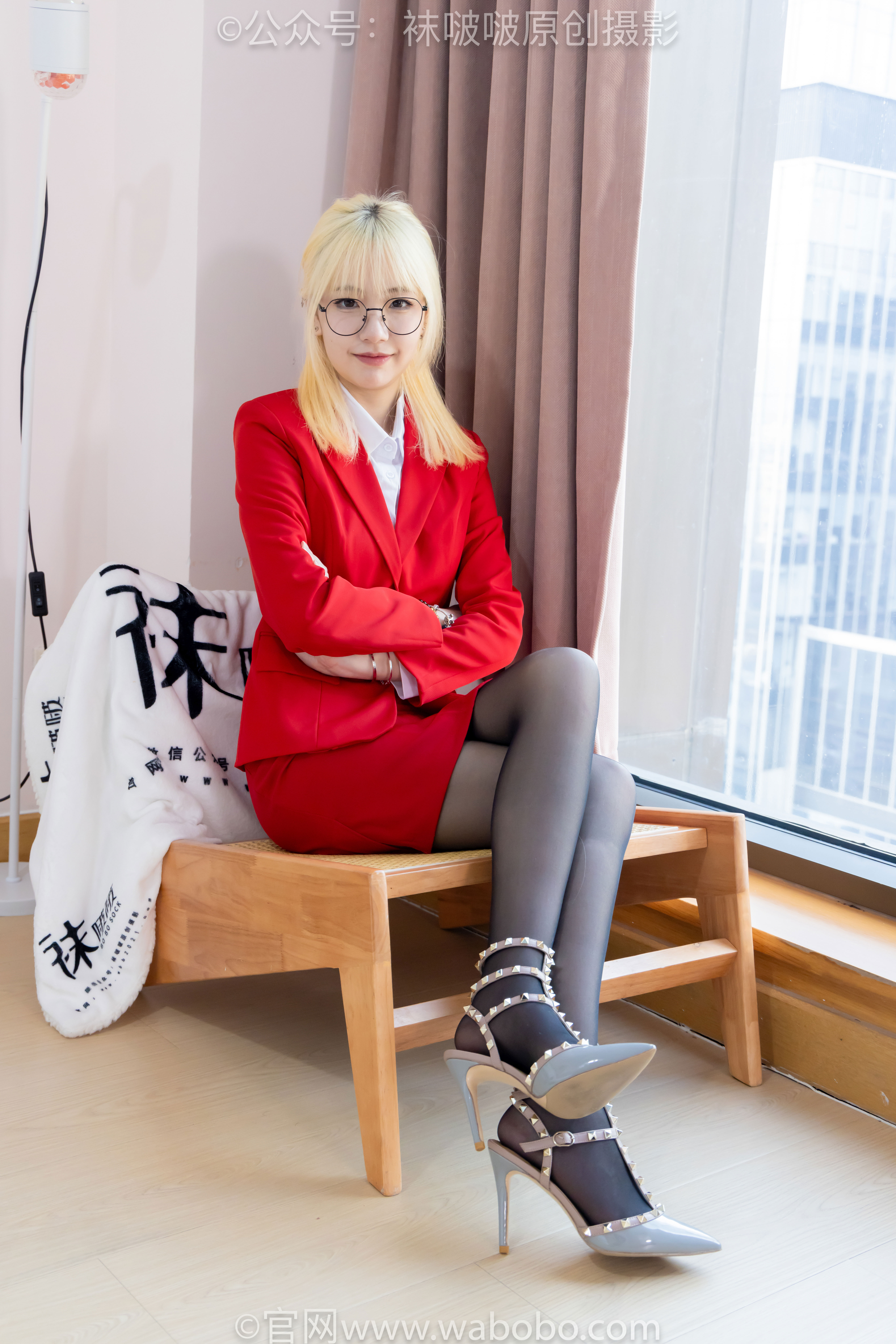 BoBoSocks袜啵啵 No.645 小甜豆 - 两双高跟鞋、薄黑丝、裸足/(147P)