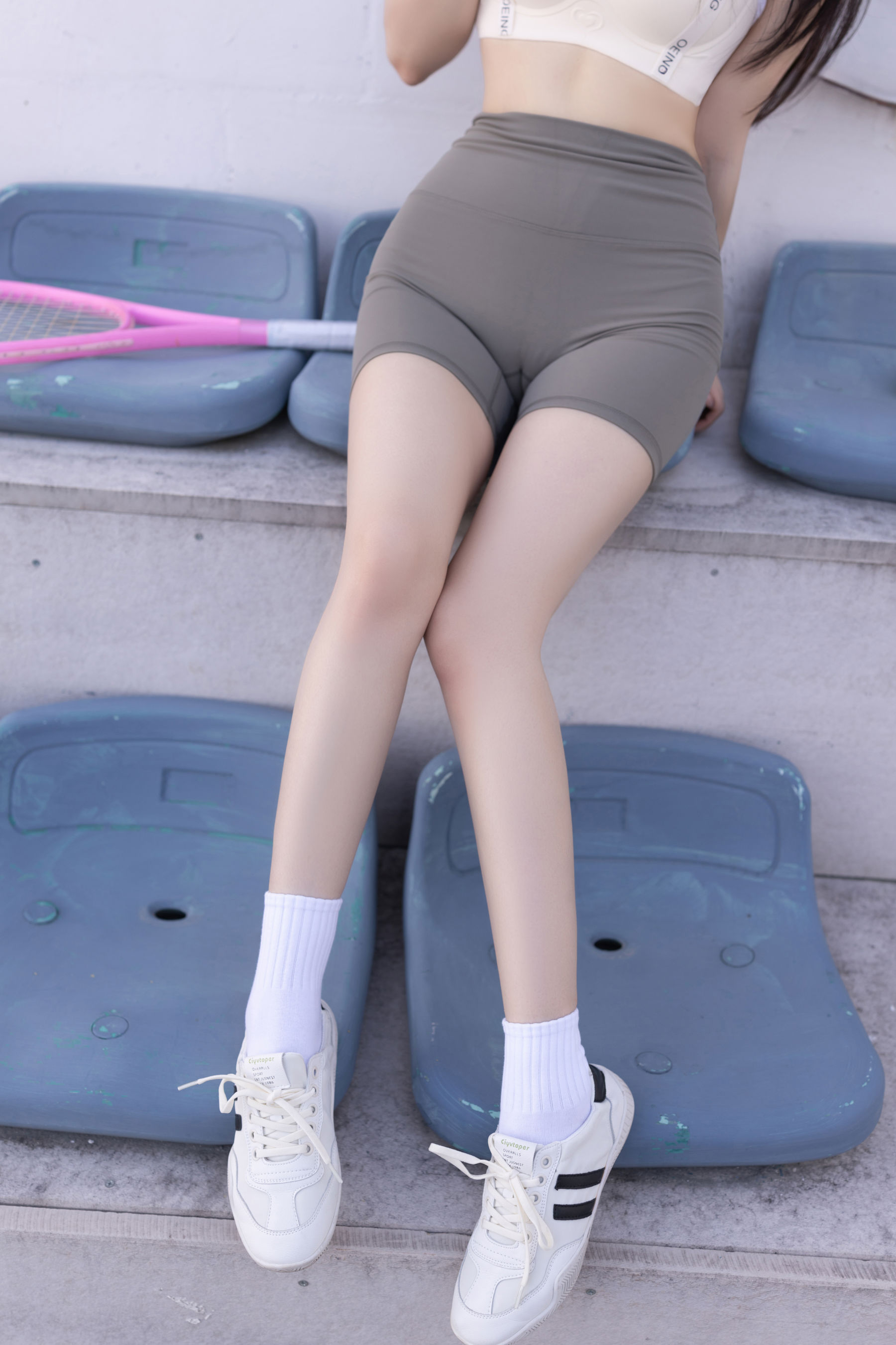鱼子酱 - 网球场/(120P)