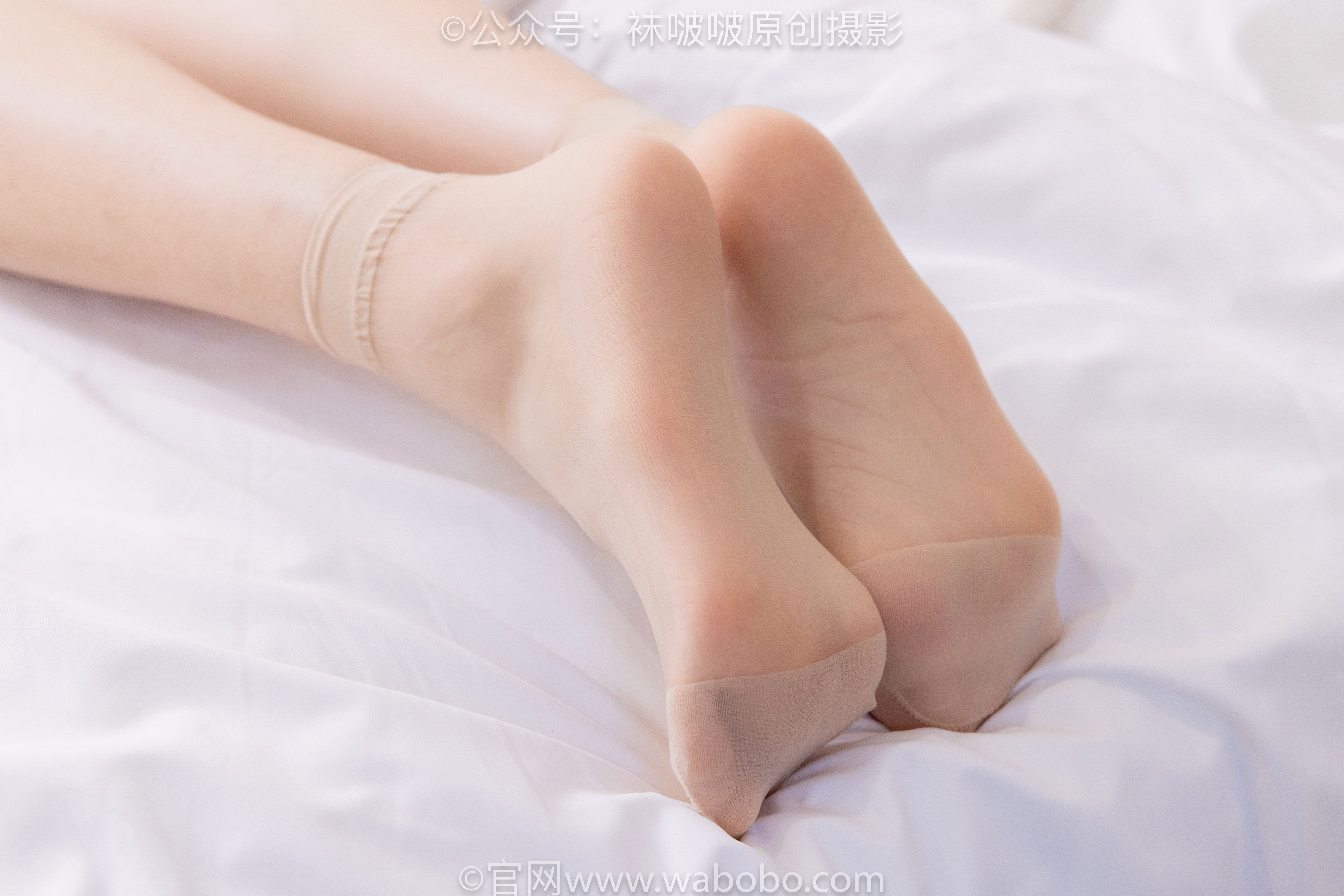 BoBoSocks袜啵啵 No.641 香菜 - 萨洛蒙运动鞋、黑棉袜、短肉丝/(189P)