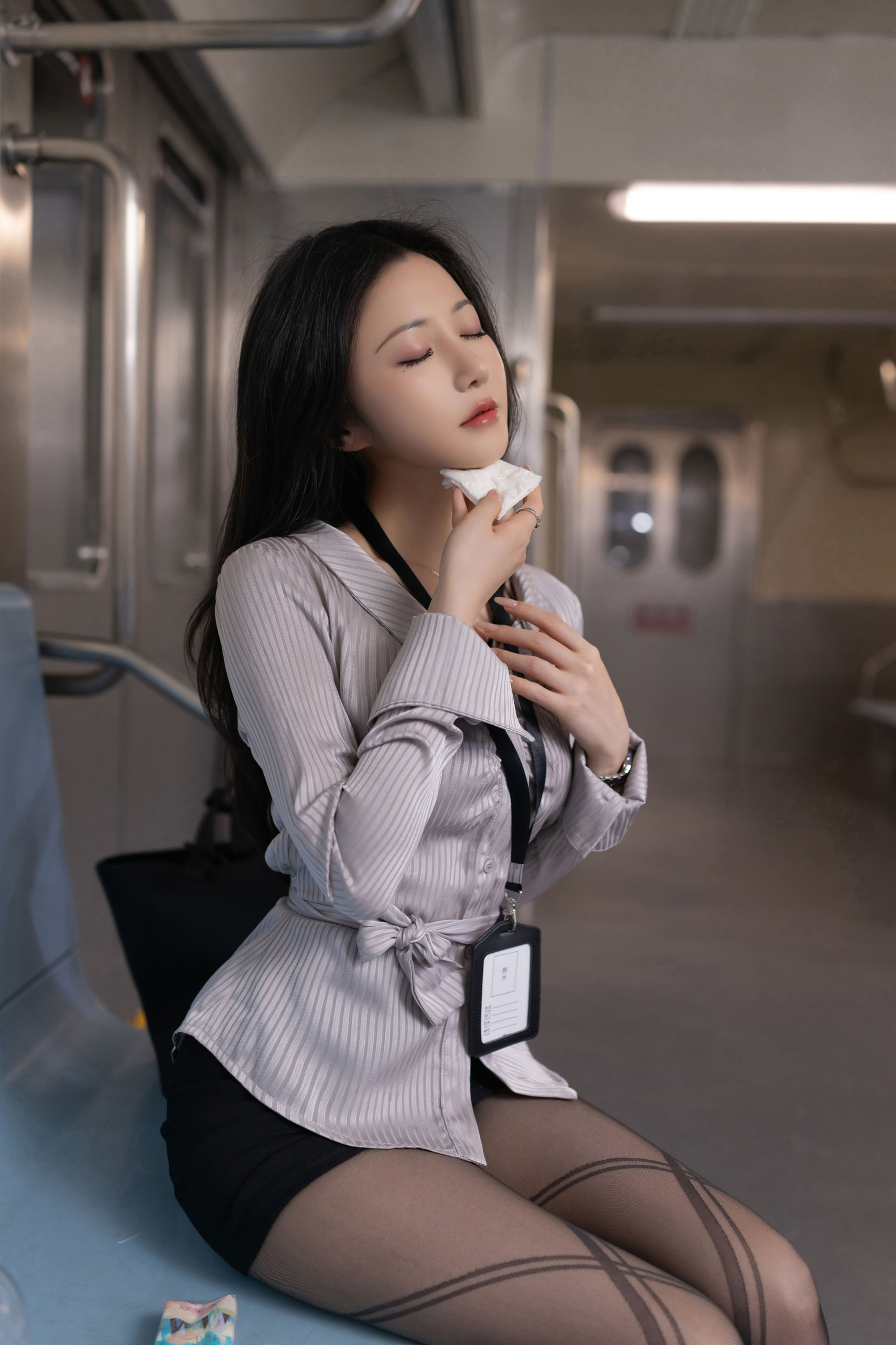 鱼子酱 - 催眠地铁/(120P)