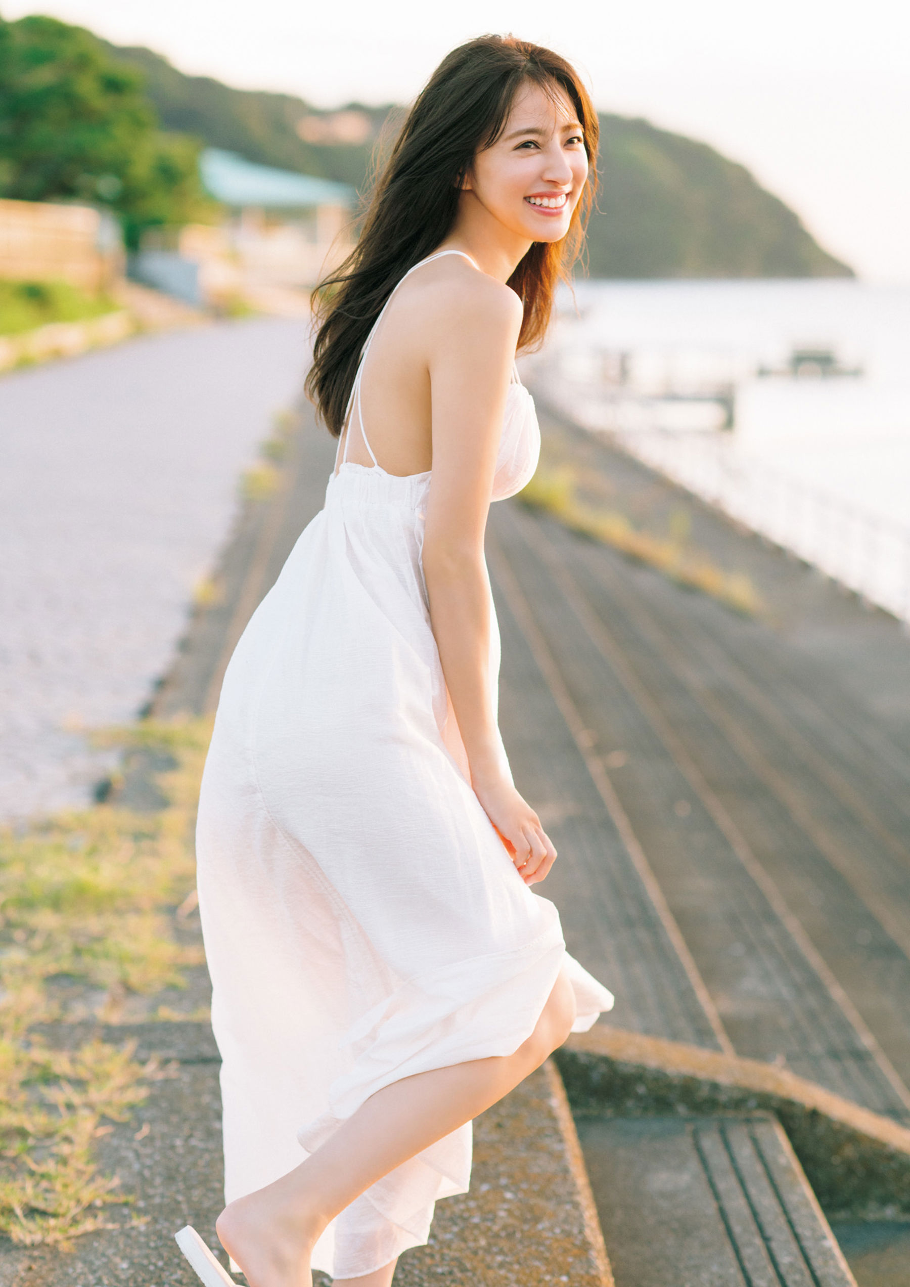 愛甲千笑美 - 会いたくなった？/(129P)