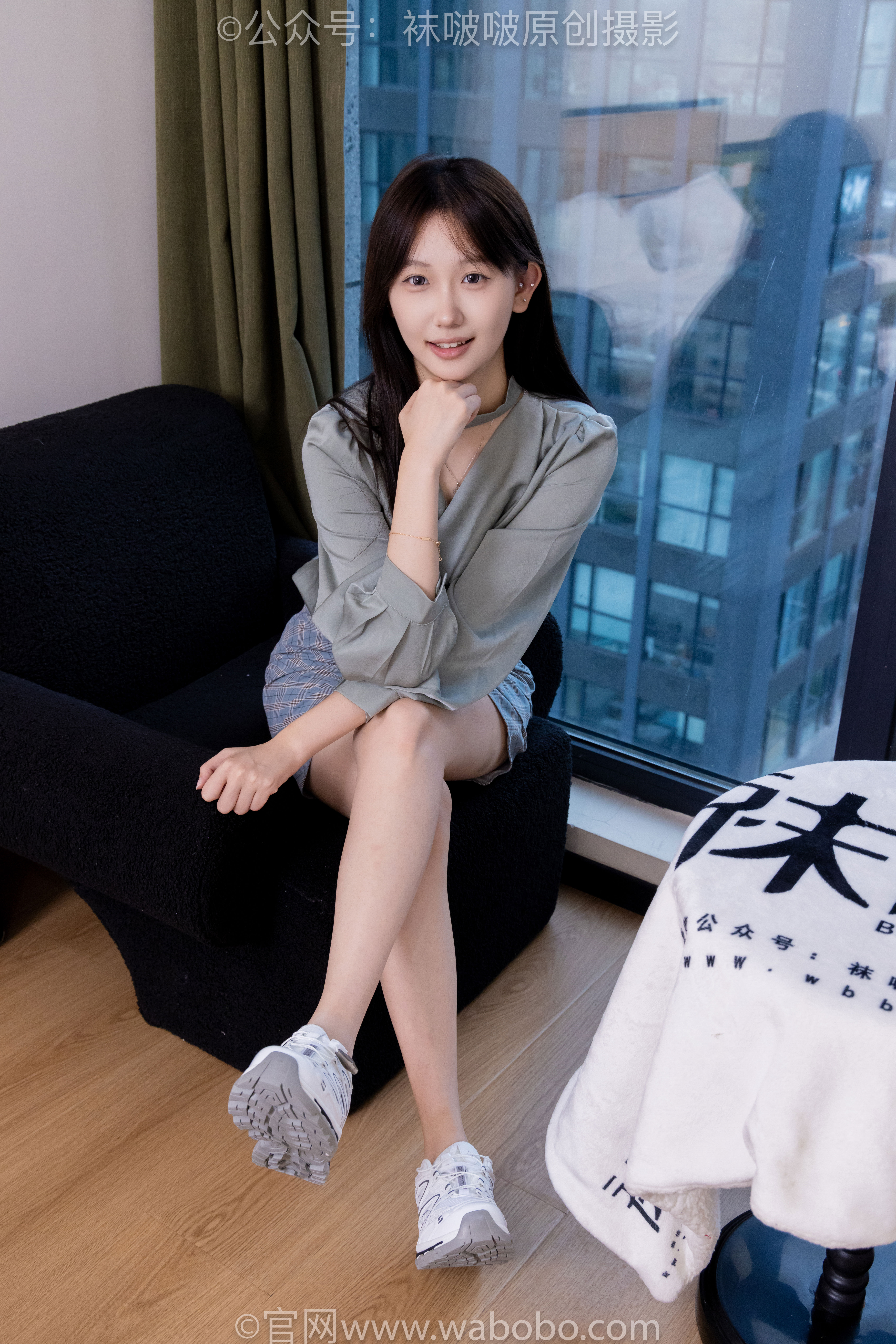 BoBoSocks袜啵啵 No.641 香菜 - 萨洛蒙运动鞋、黑棉袜、短肉丝/(189P)