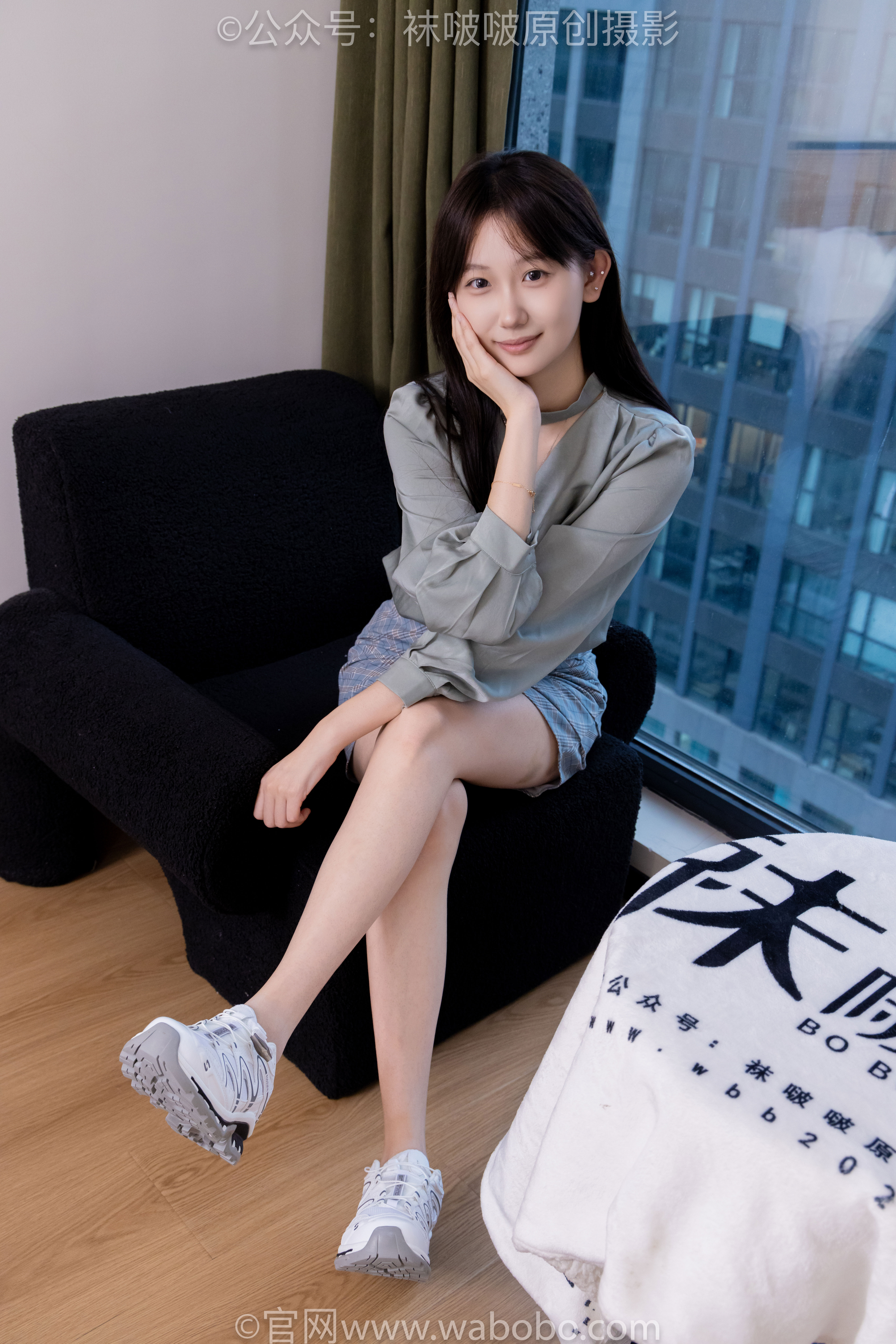 BoBoSocks袜啵啵 No.641 香菜 - 萨洛蒙运动鞋、黑棉袜、短肉丝/(189P)
