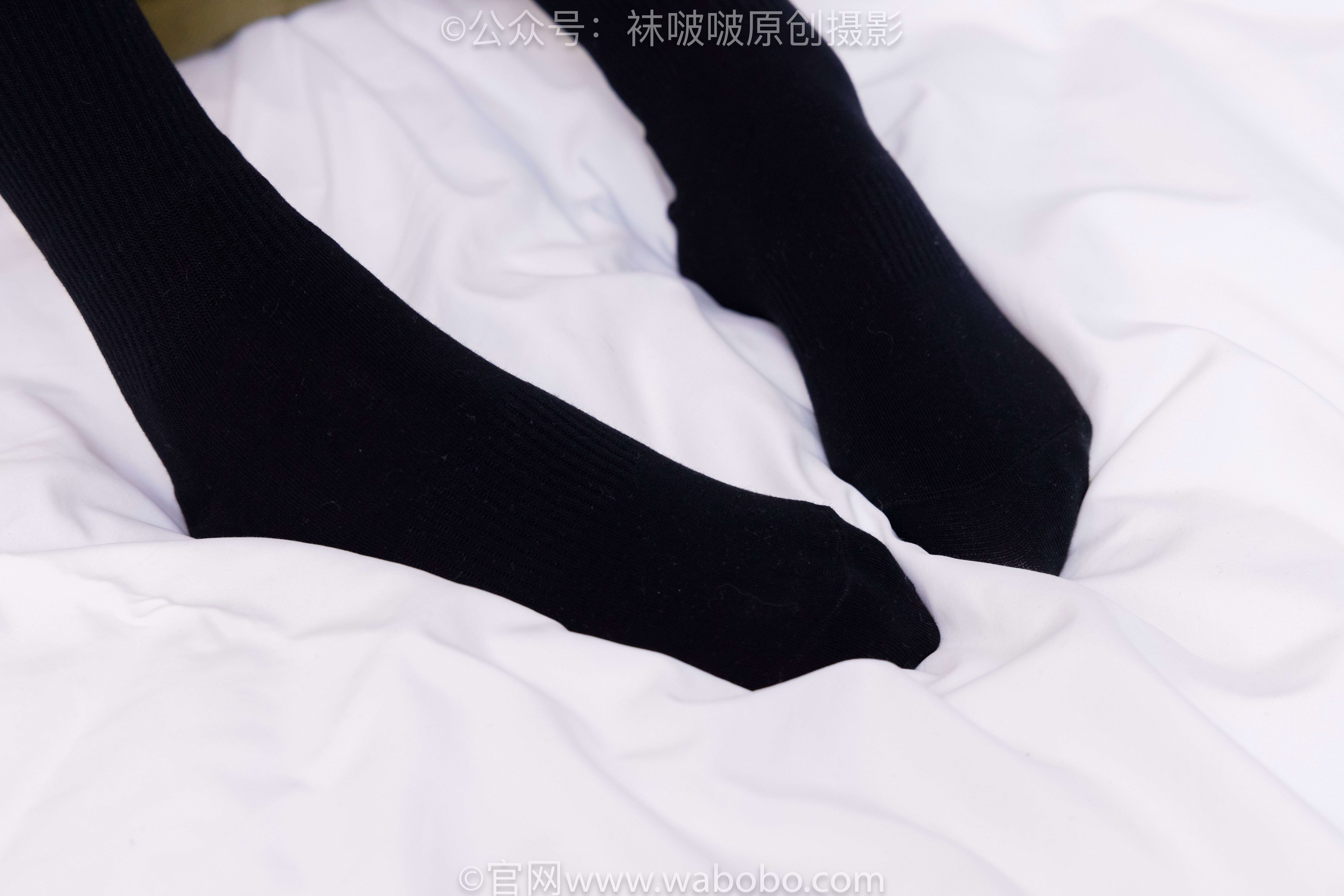 BoBoSocks袜啵啵 No.641 香菜 - 萨洛蒙运动鞋、黑棉袜、短肉丝/(189P)