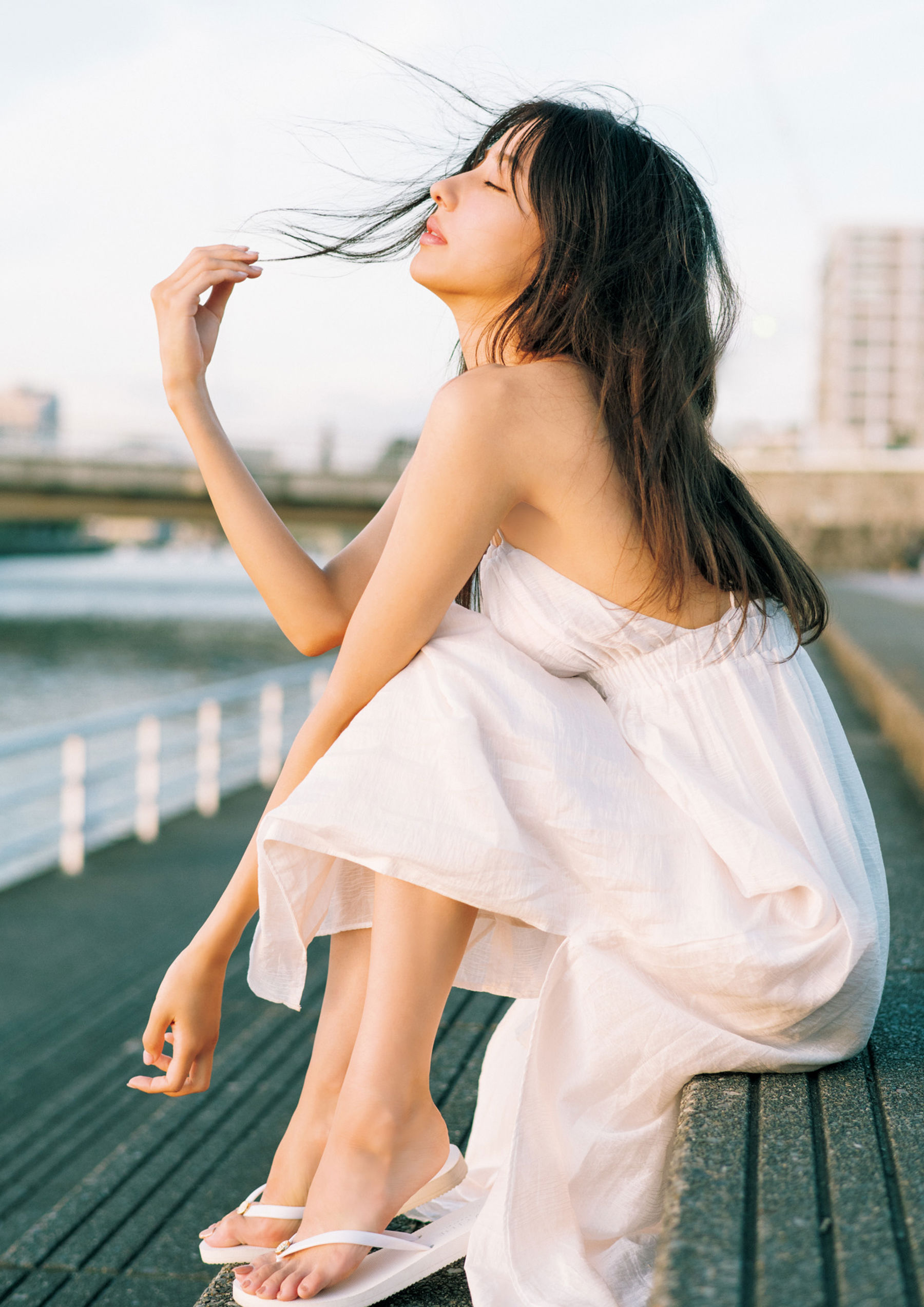 愛甲千笑美 - 会いたくなった？/(129P)