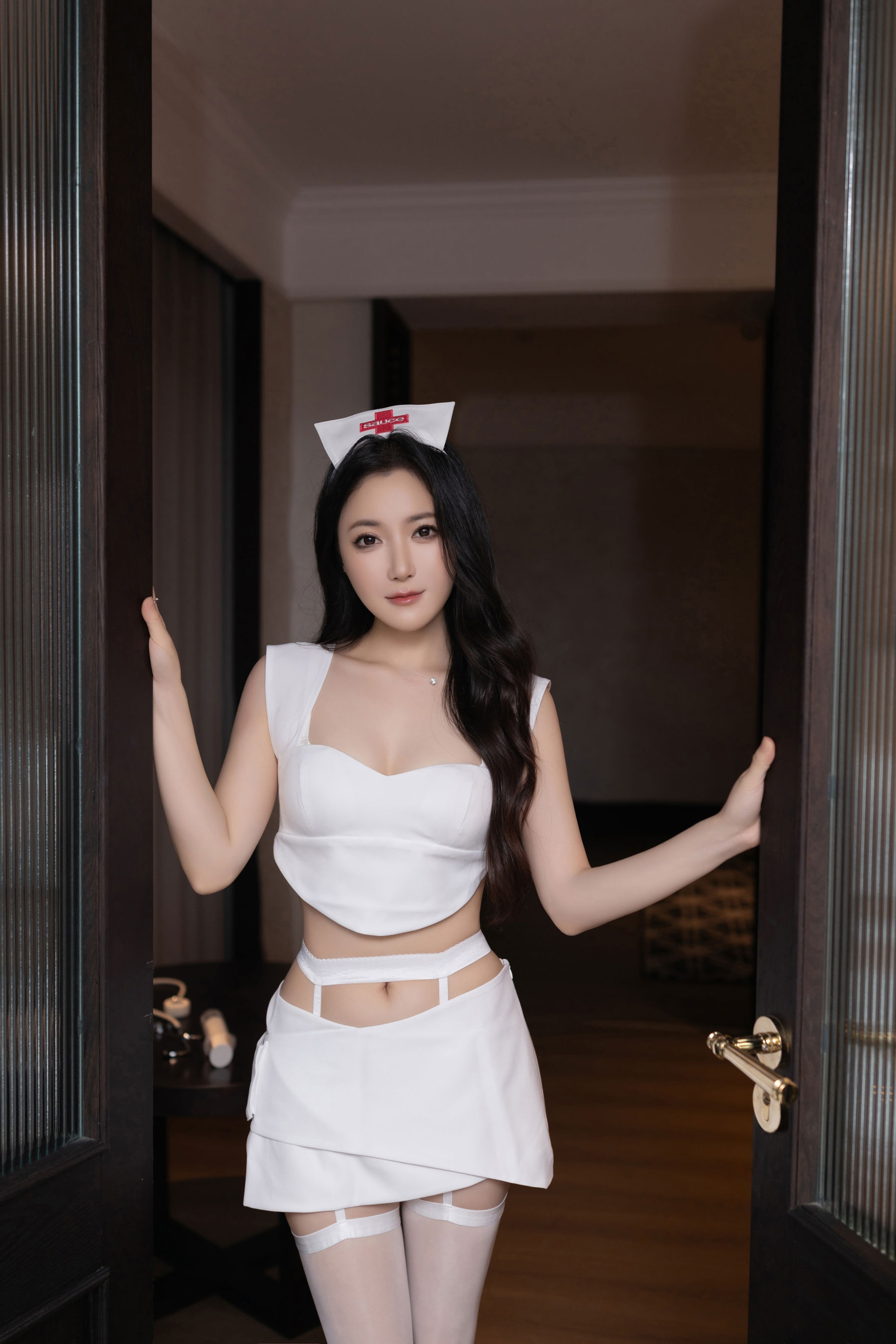 鱼子酱 - 白色护士/(120P)