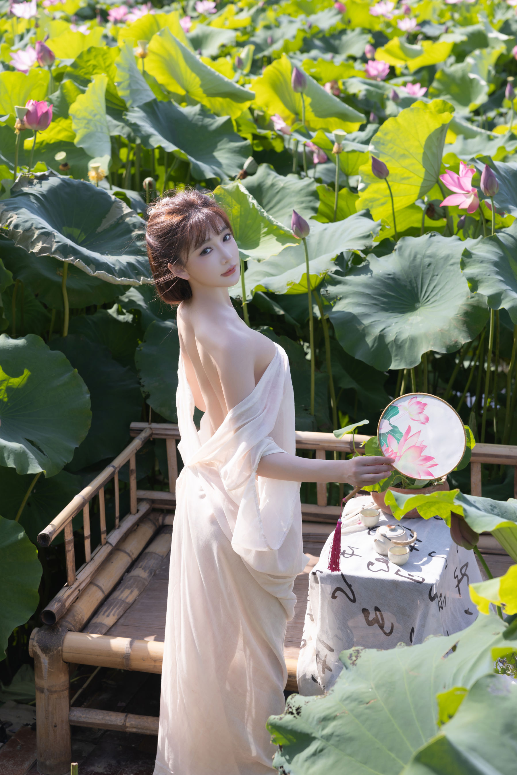陆萱萱 - 荷花/(91P)