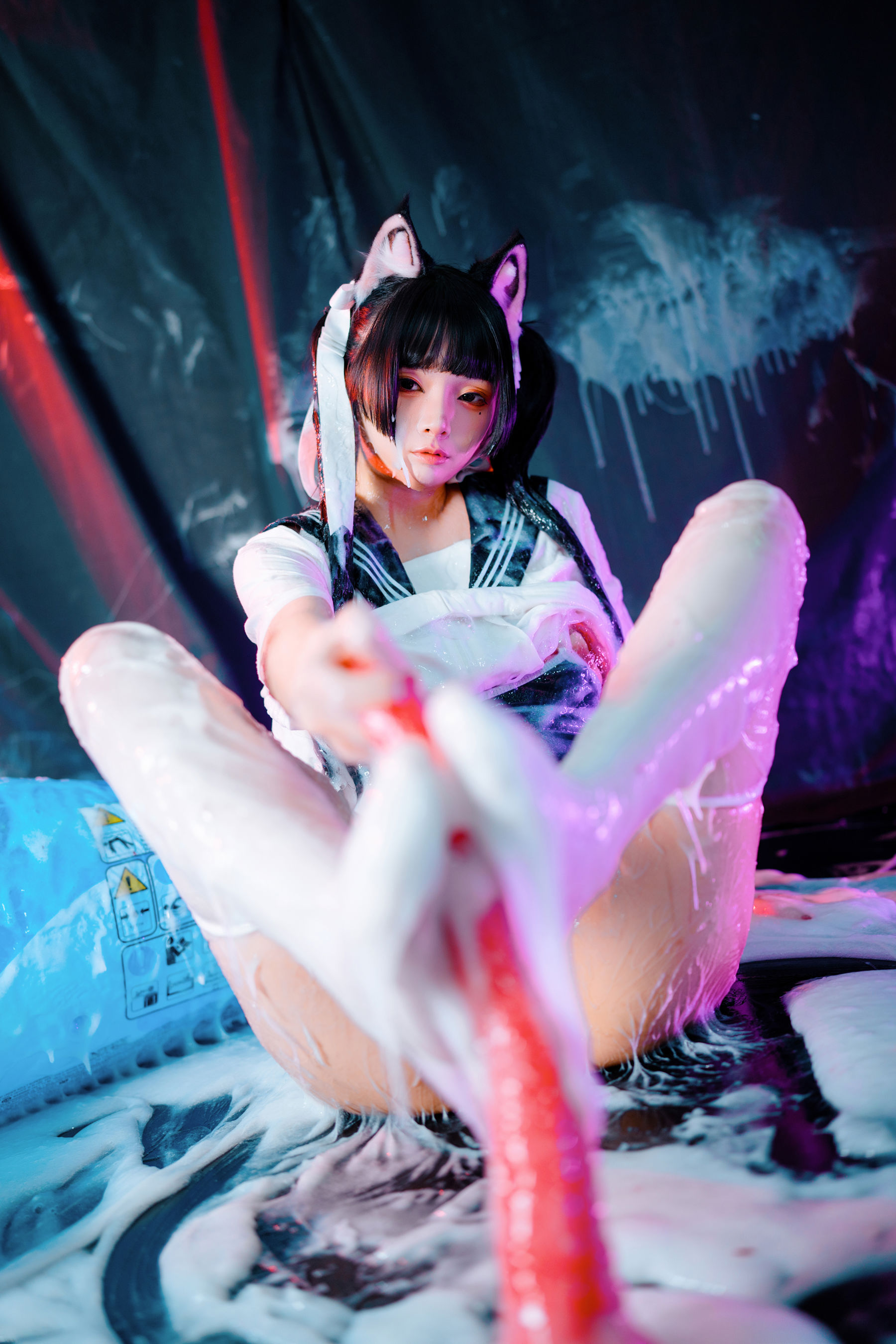 落落Raku - 邋遢小猫 Messy Kitty/(54P)