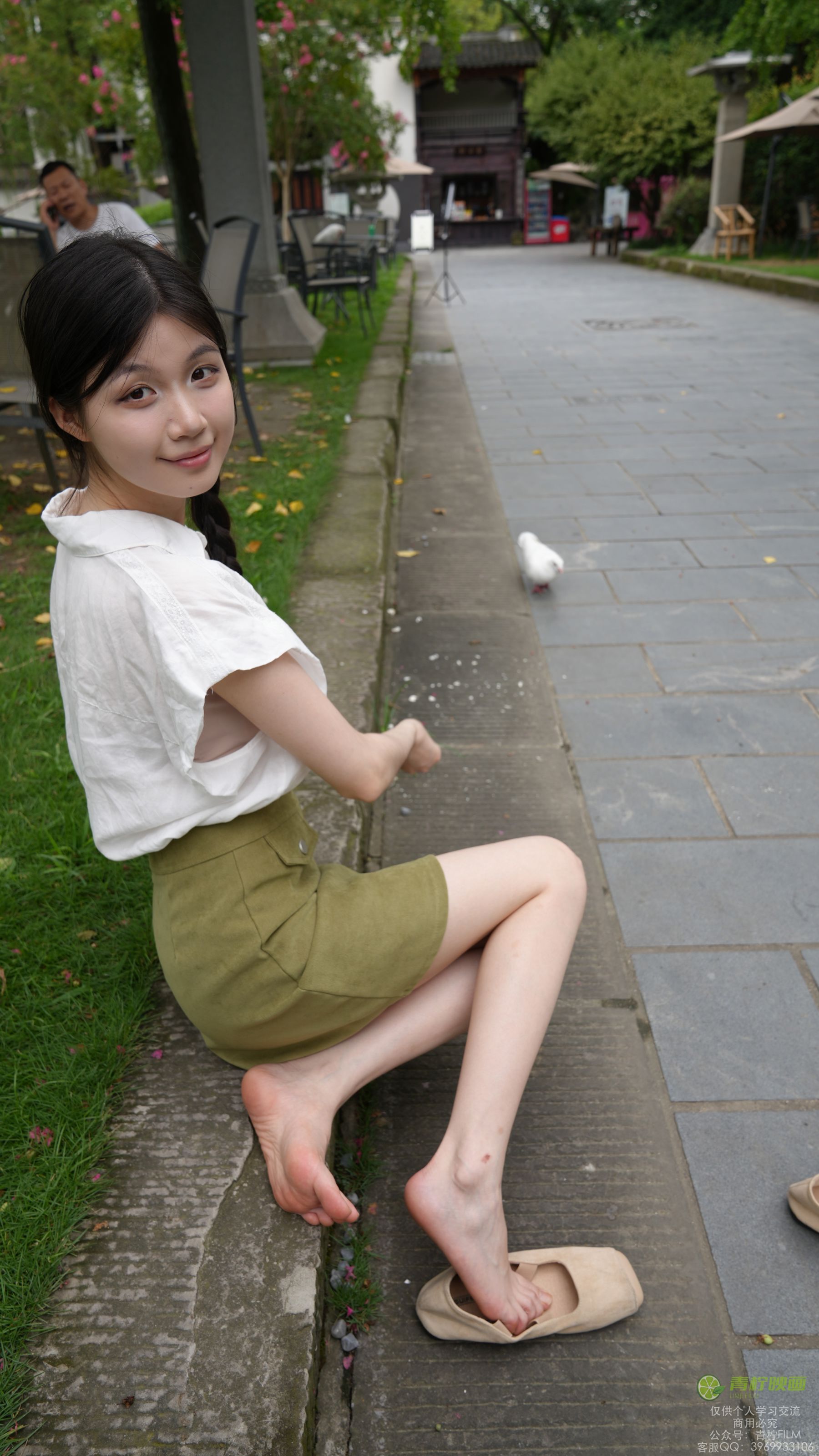 青柠映画 - 小小 喂鸽子/(92P)