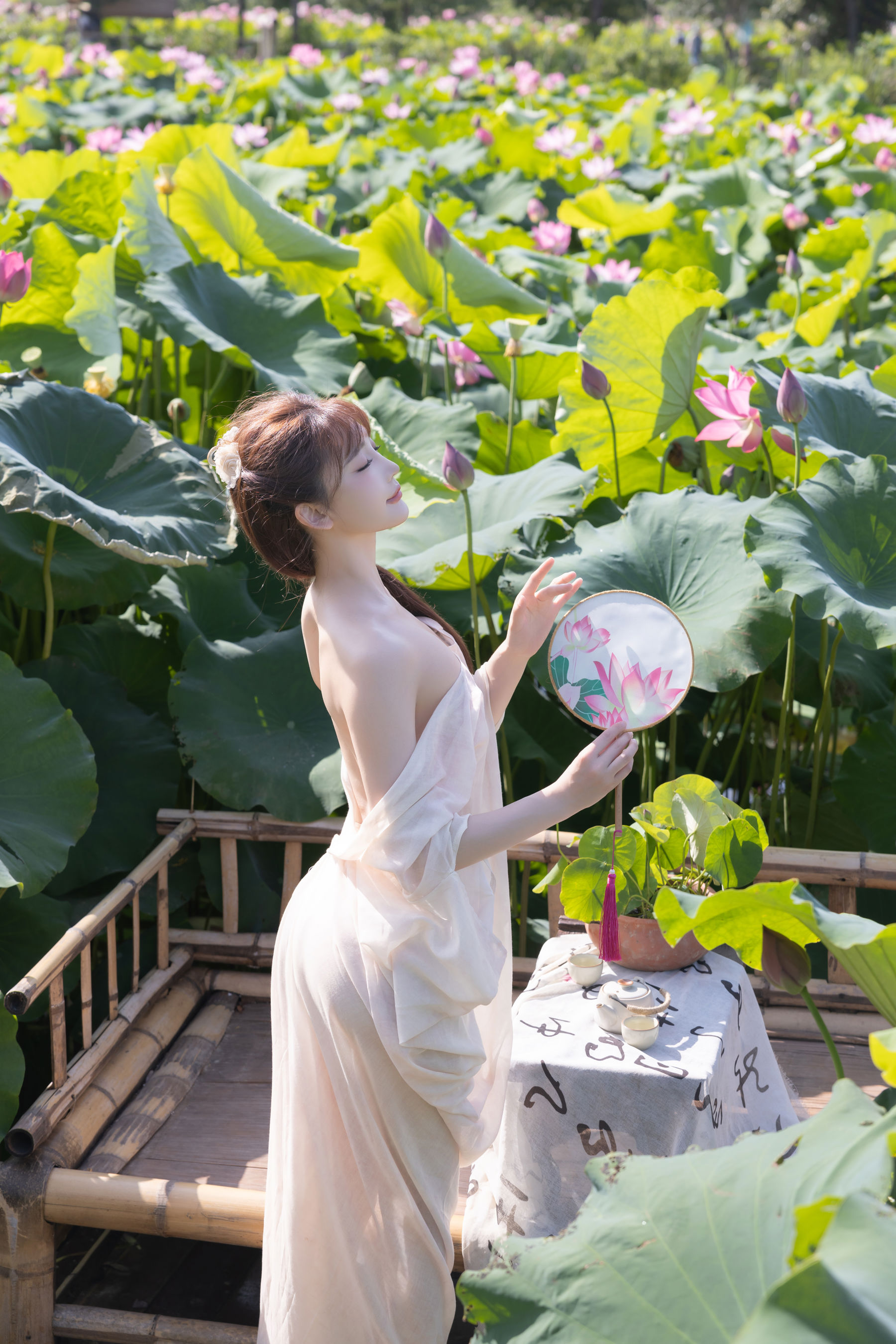 陆萱萱 - 荷花/(91P)