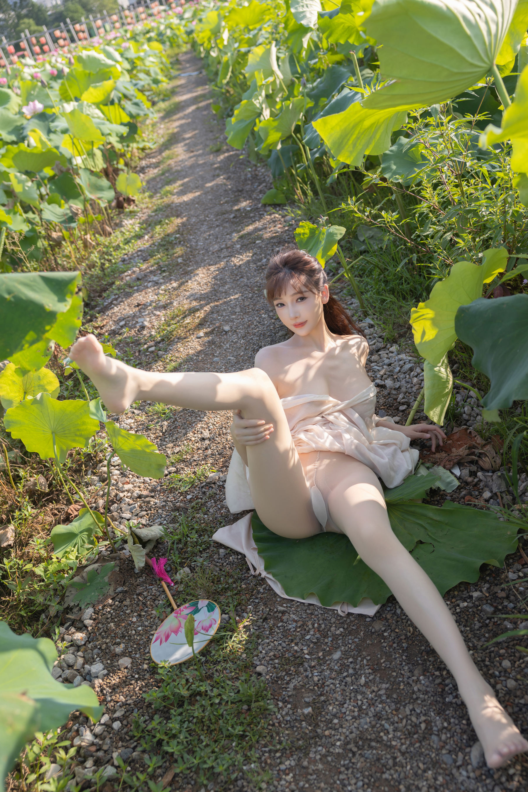 陆萱萱 - 荷花/(91P)