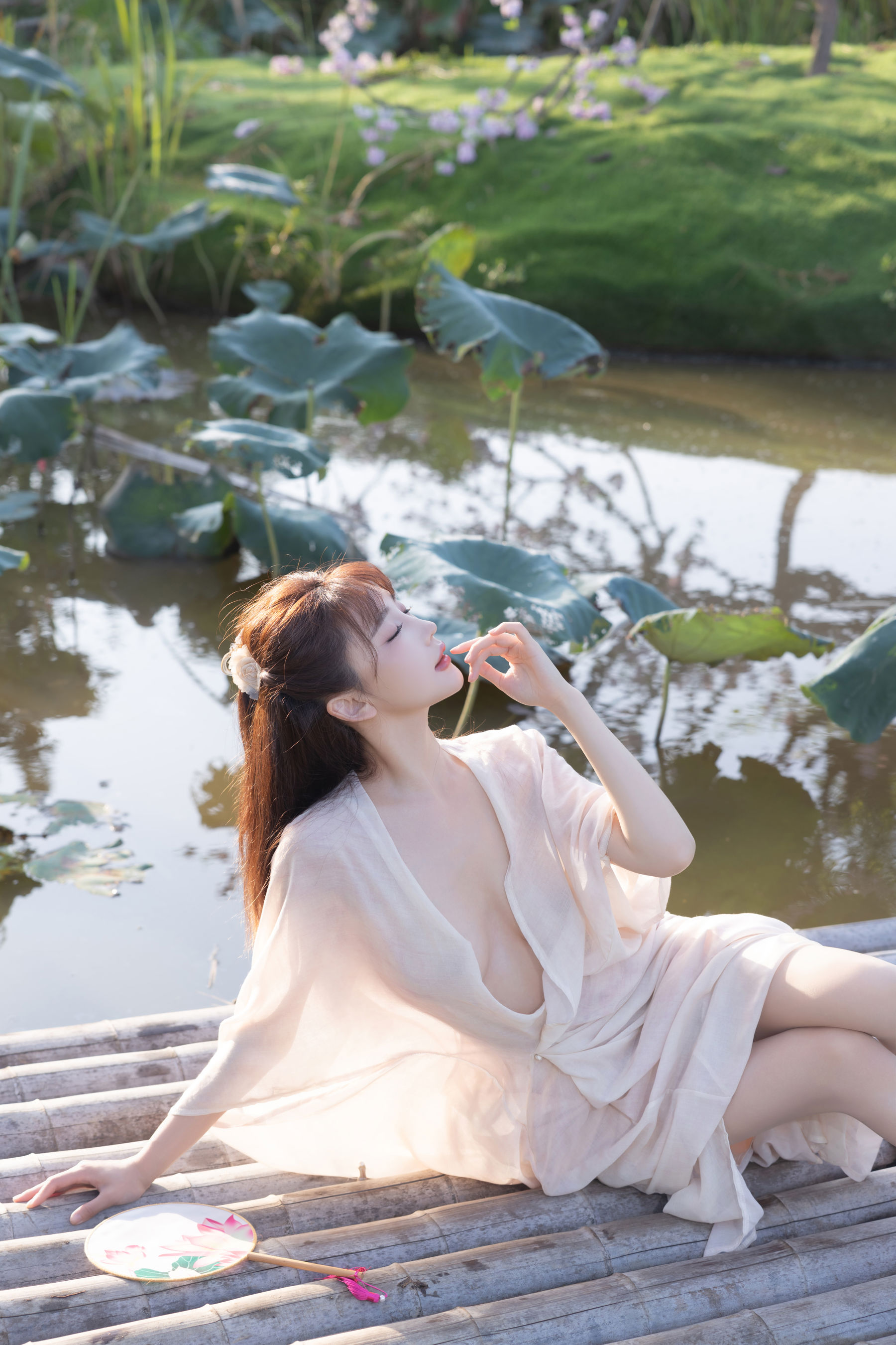 陆萱萱 - 荷花/(91P)