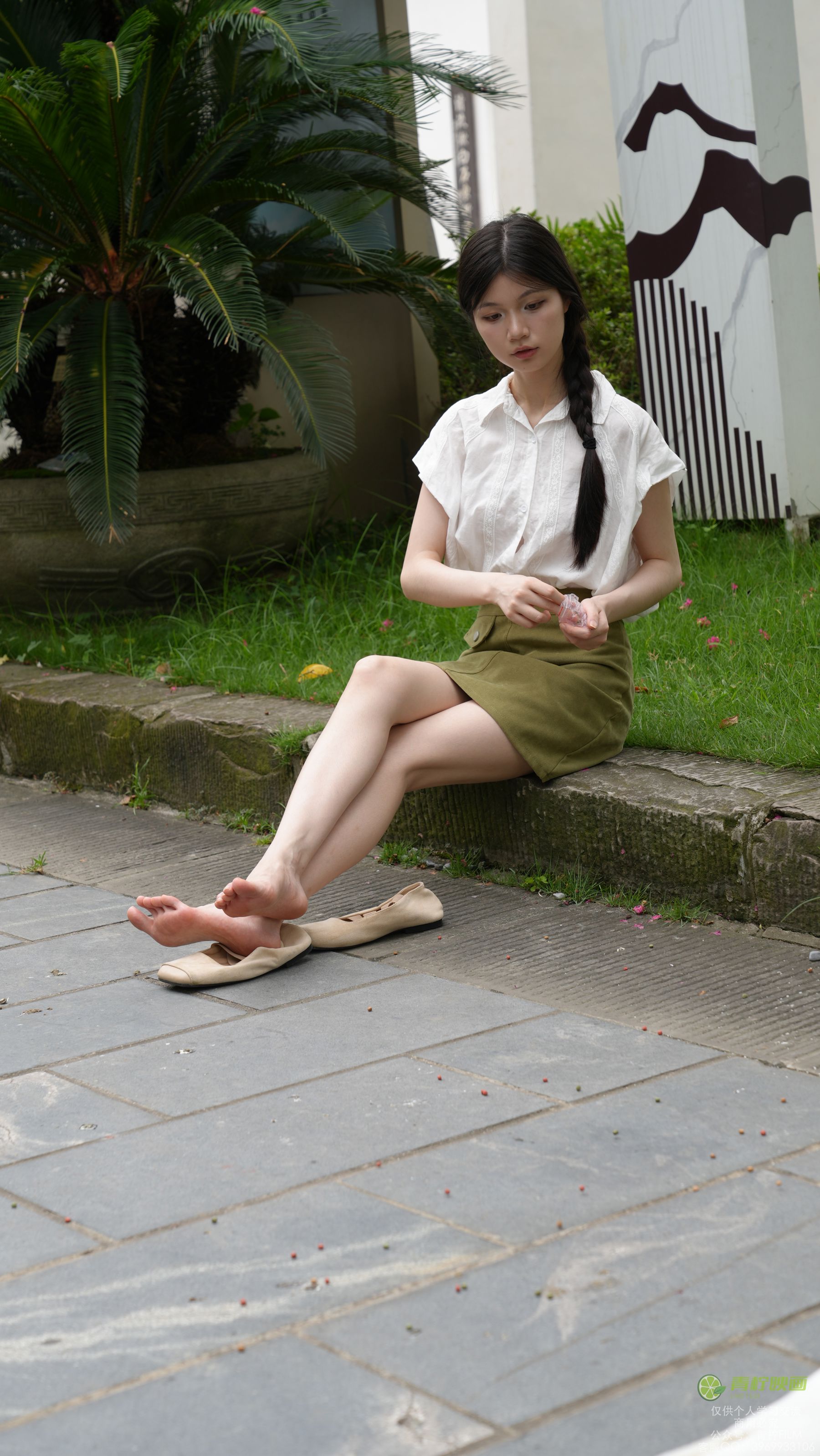 青柠映画 - 小小 喂鸽子/(92P)