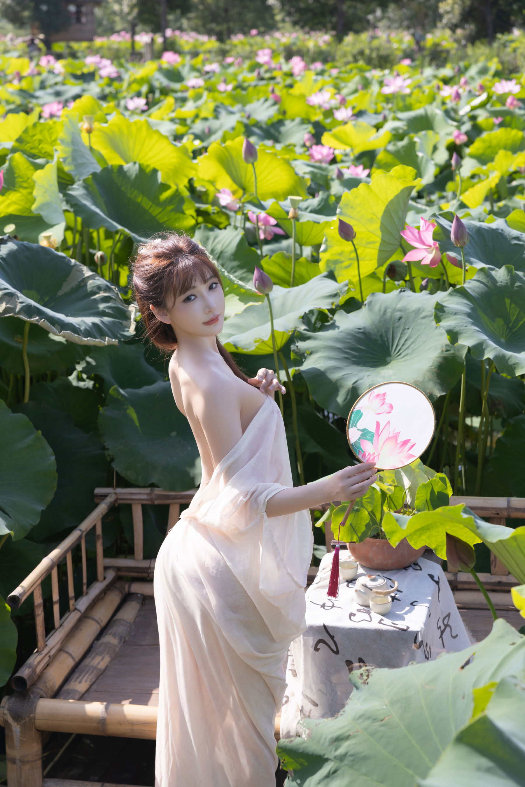 陆萱萱 - 荷花/(91P)