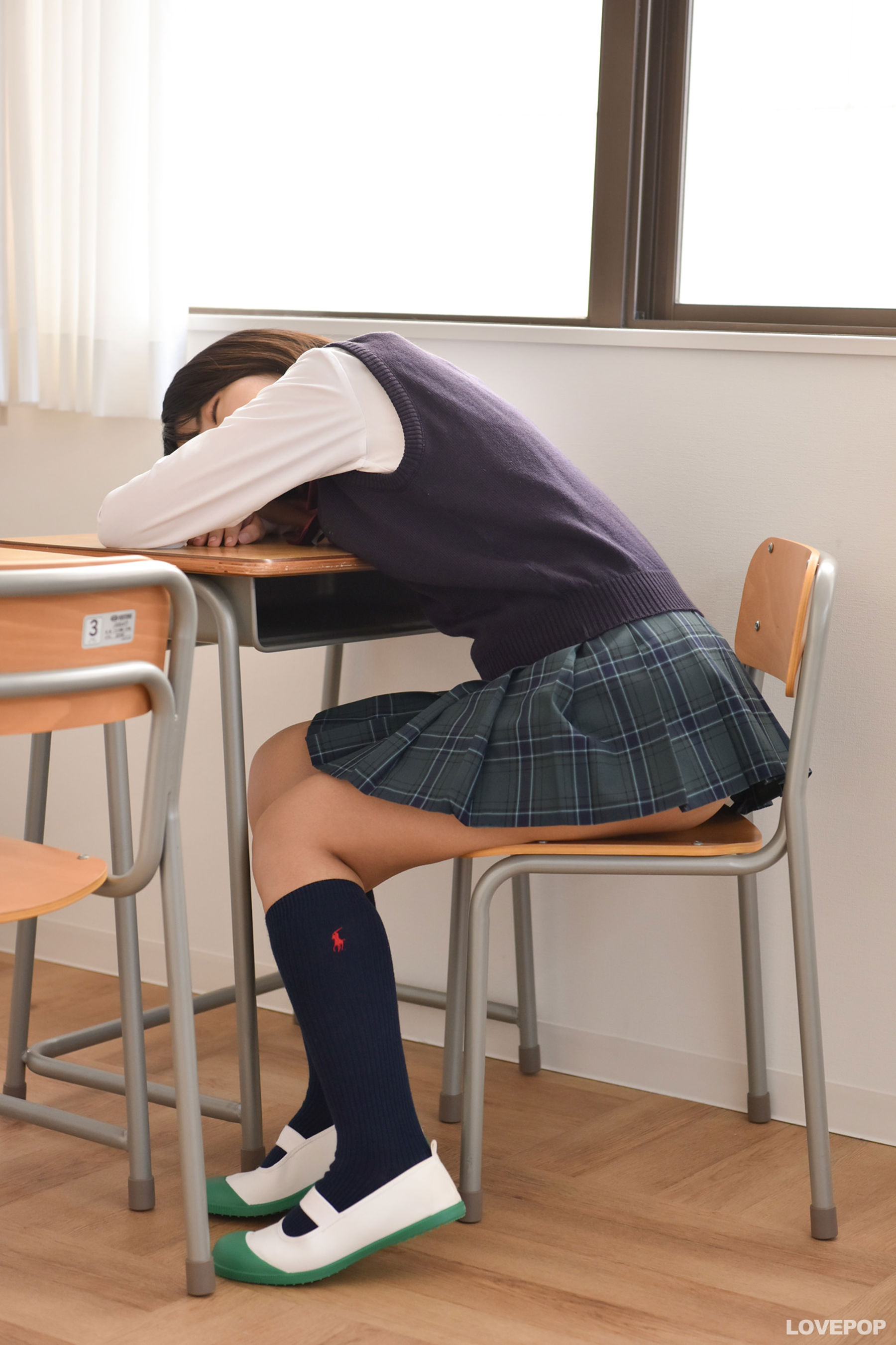 [LOVEPOP] Moeka Sasaki 佐々木萌香 Photoset 33/(94P)