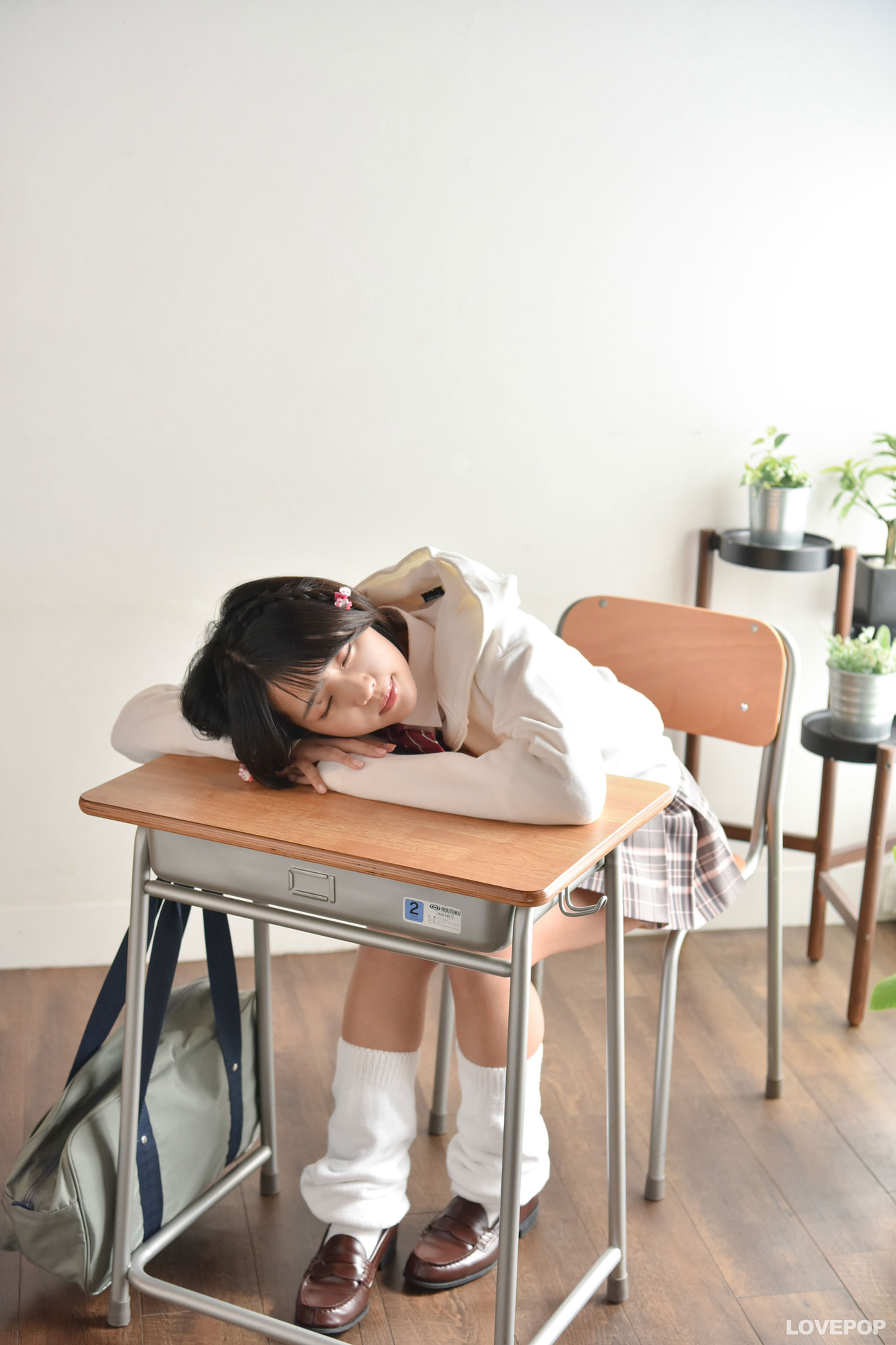 [LOVEPOP] Moeka Sasaki 佐々木萌香 Photoset 31/(98P)