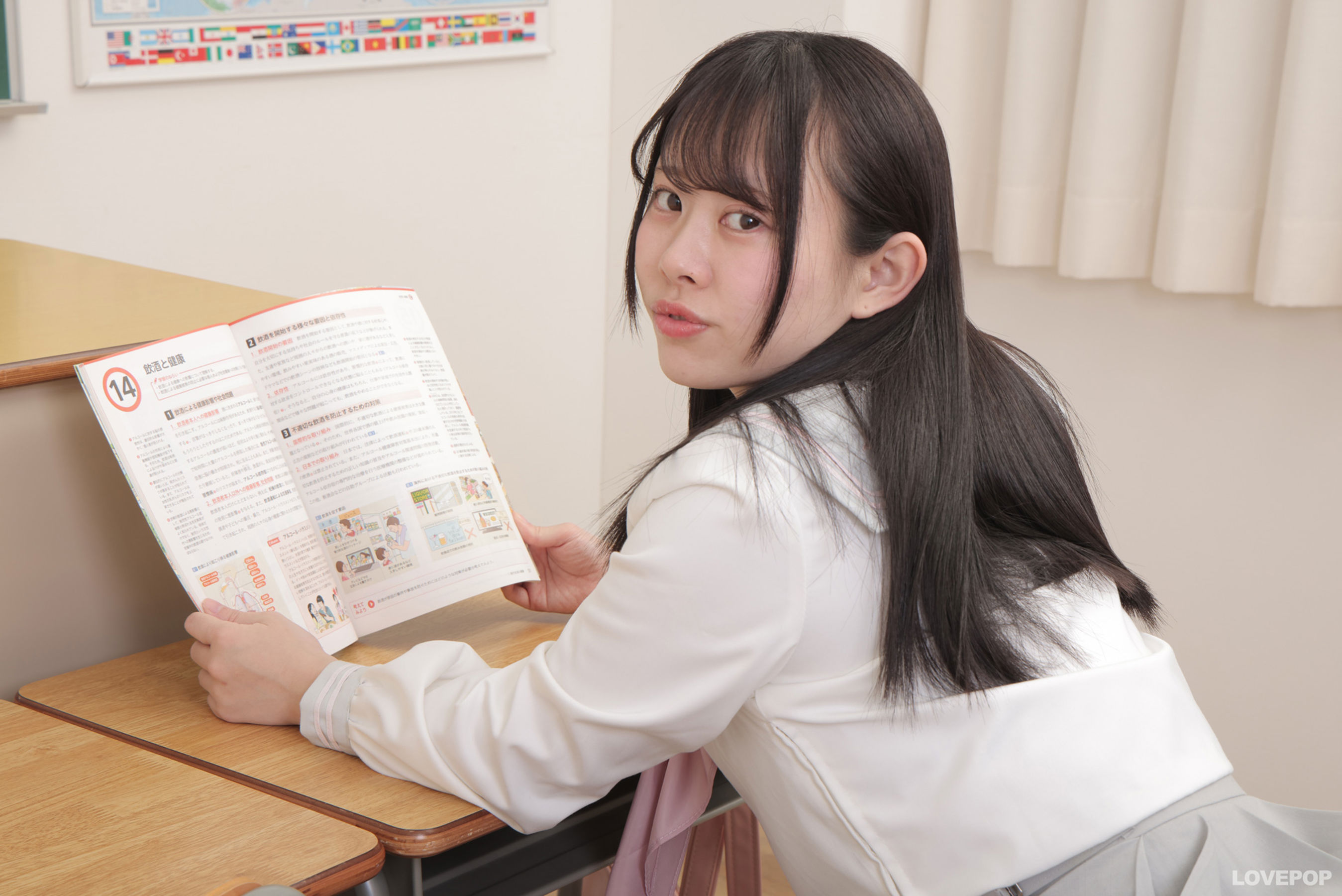 [LOVEPOP] Kurumi Amai 甘井くるみ Photoset 02/(98P)