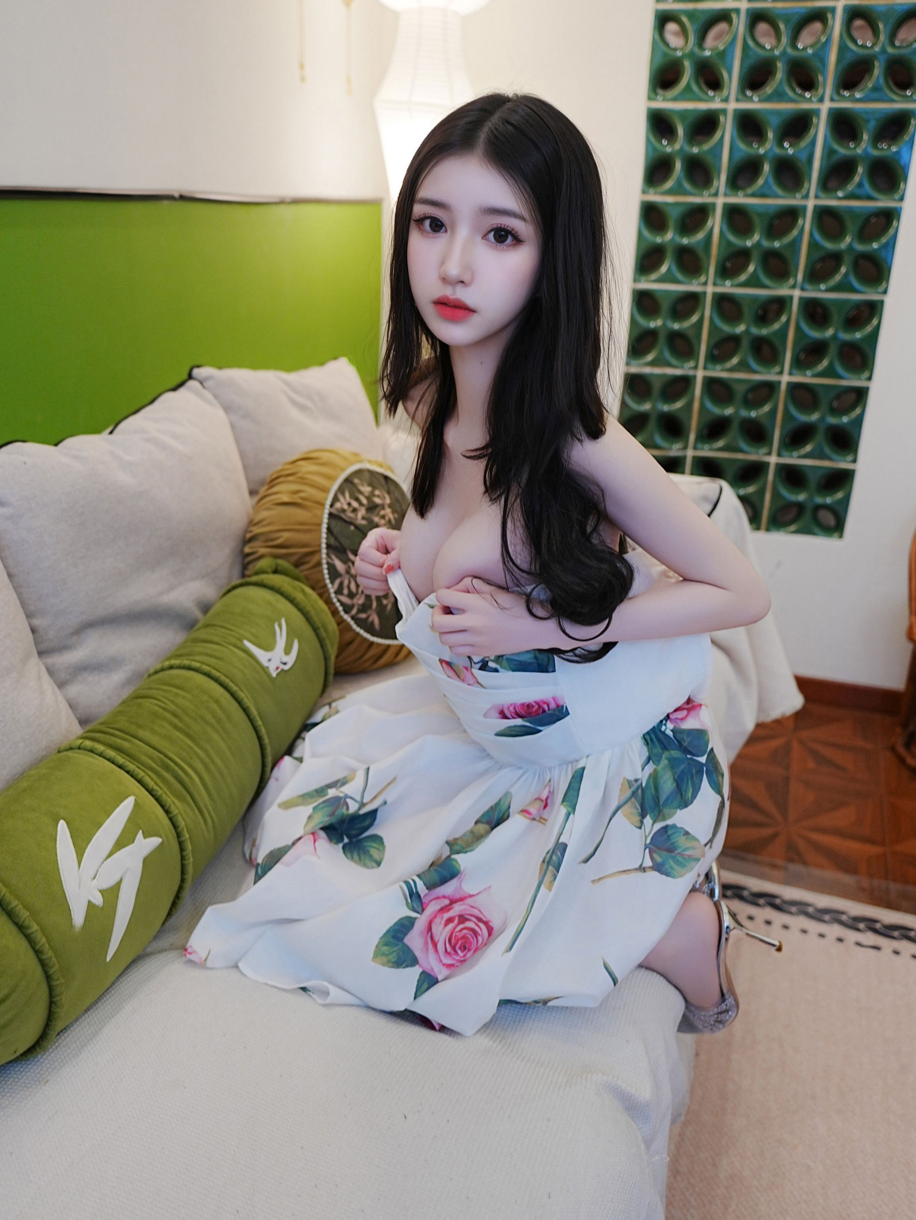 白小蝶 - 肉丝连衣花裙/(60P)
