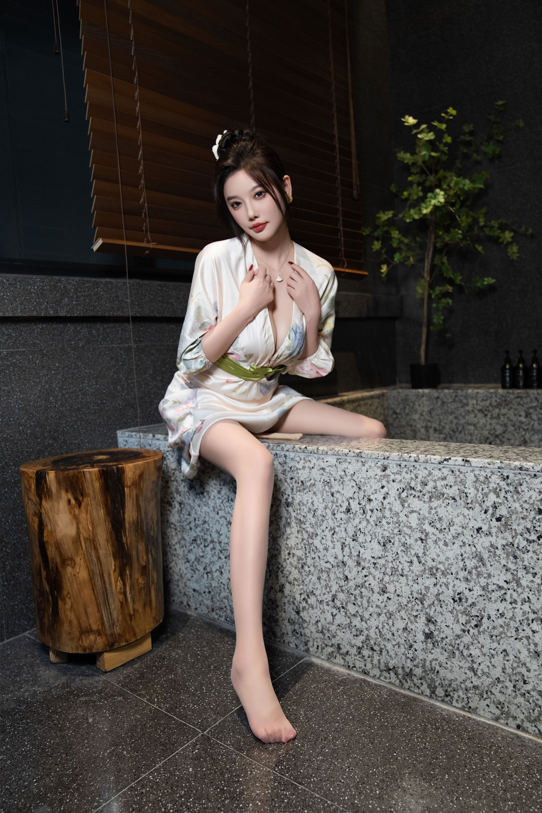 杨晨晨 - 红色情趣/(110P)