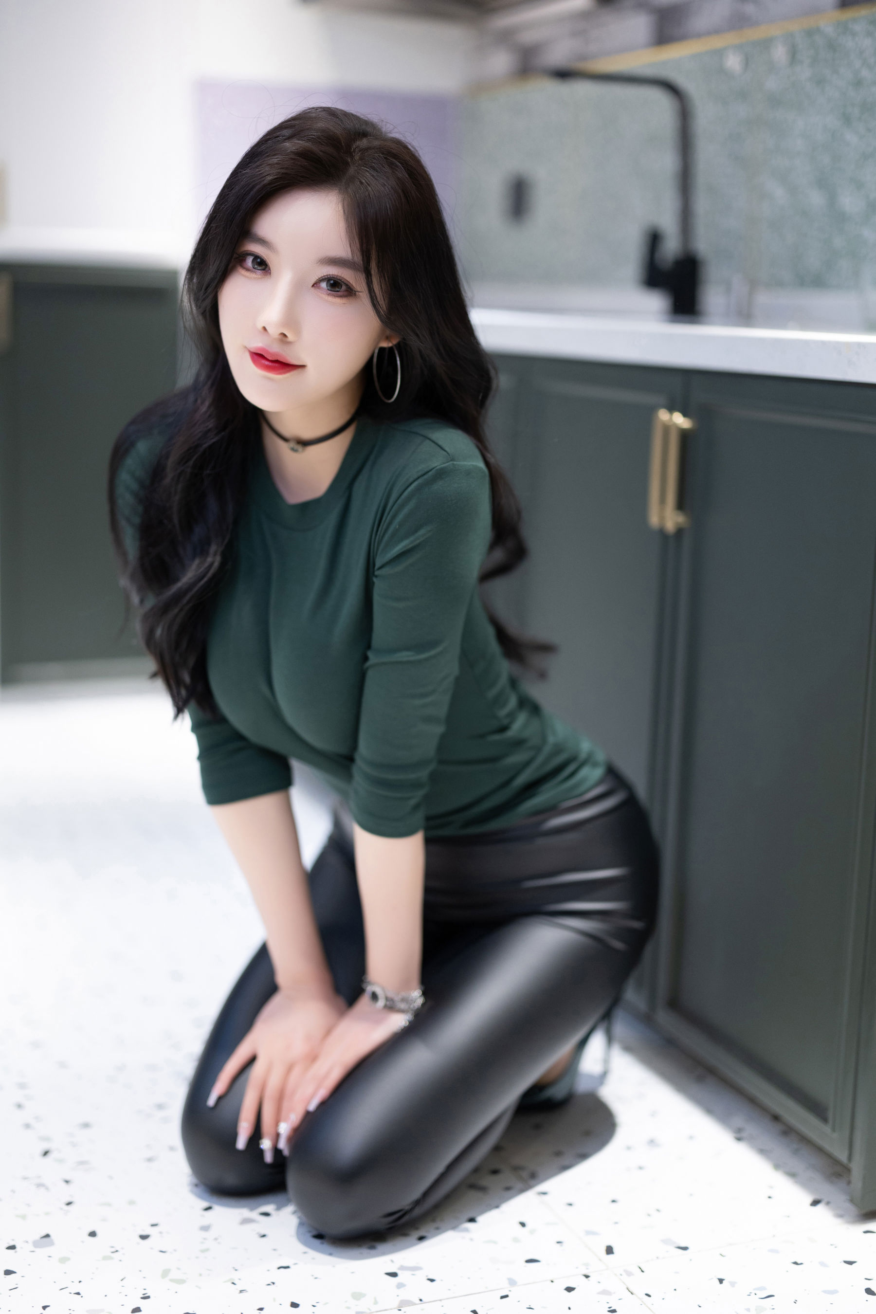 杨晨晨 - 高跟肉丝无内/(110P)