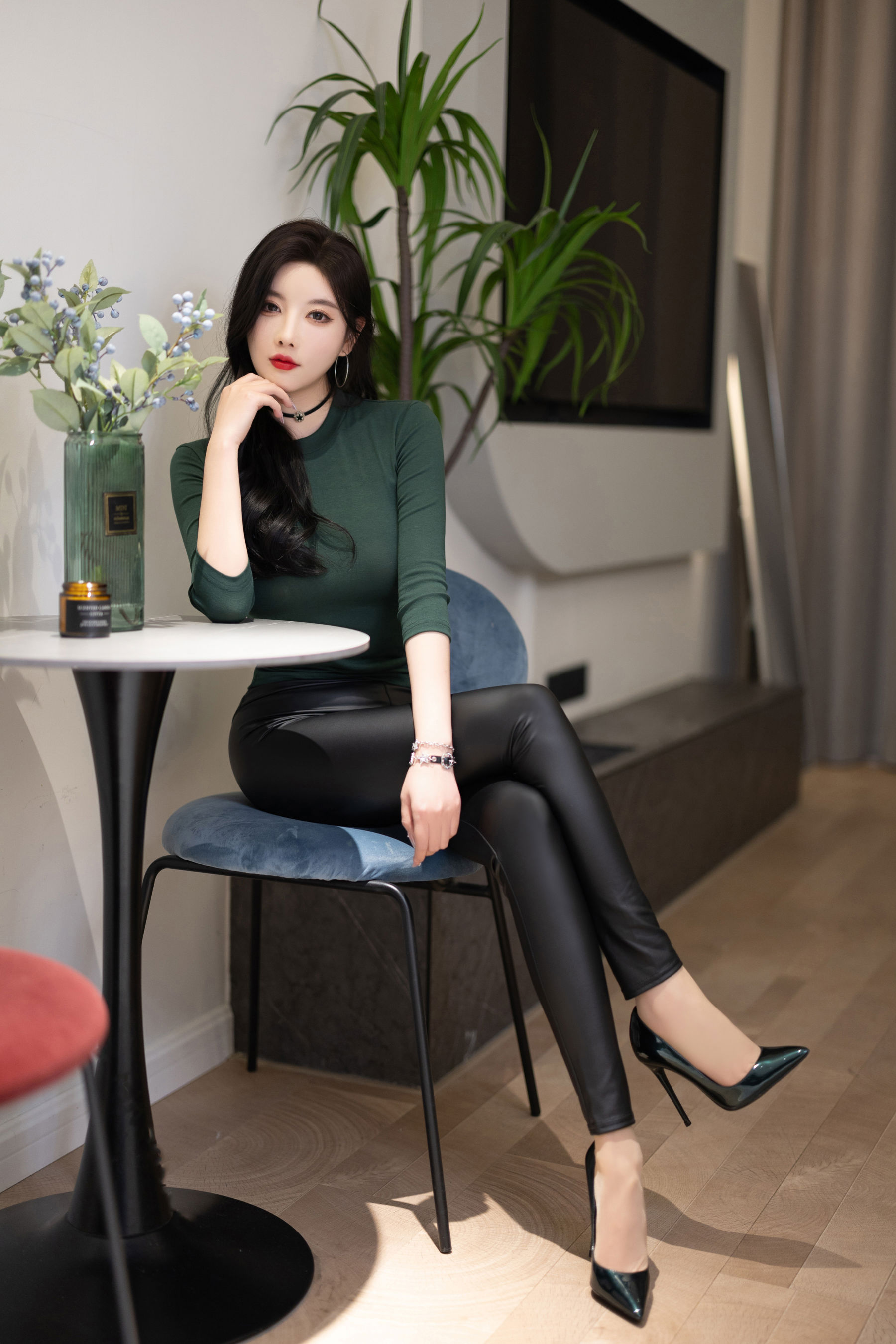 杨晨晨 - 高跟肉丝无内/(110P)