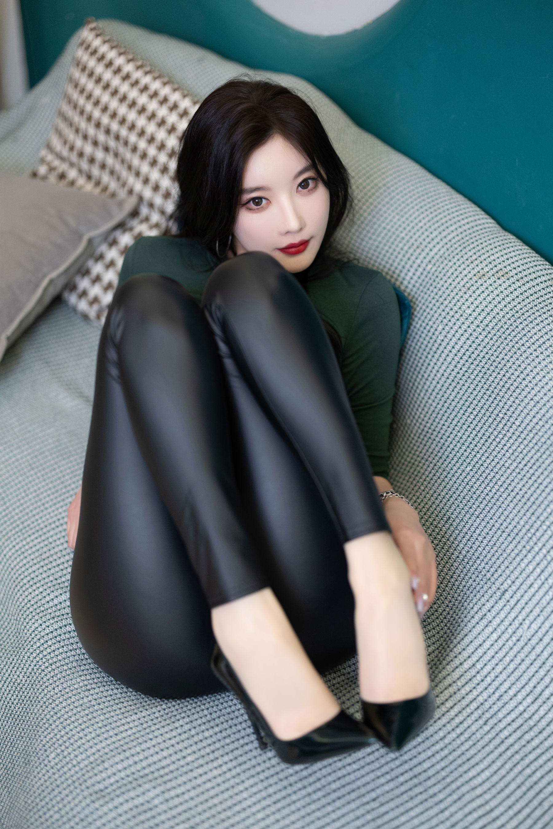 杨晨晨 - 高跟肉丝无内/(110P)