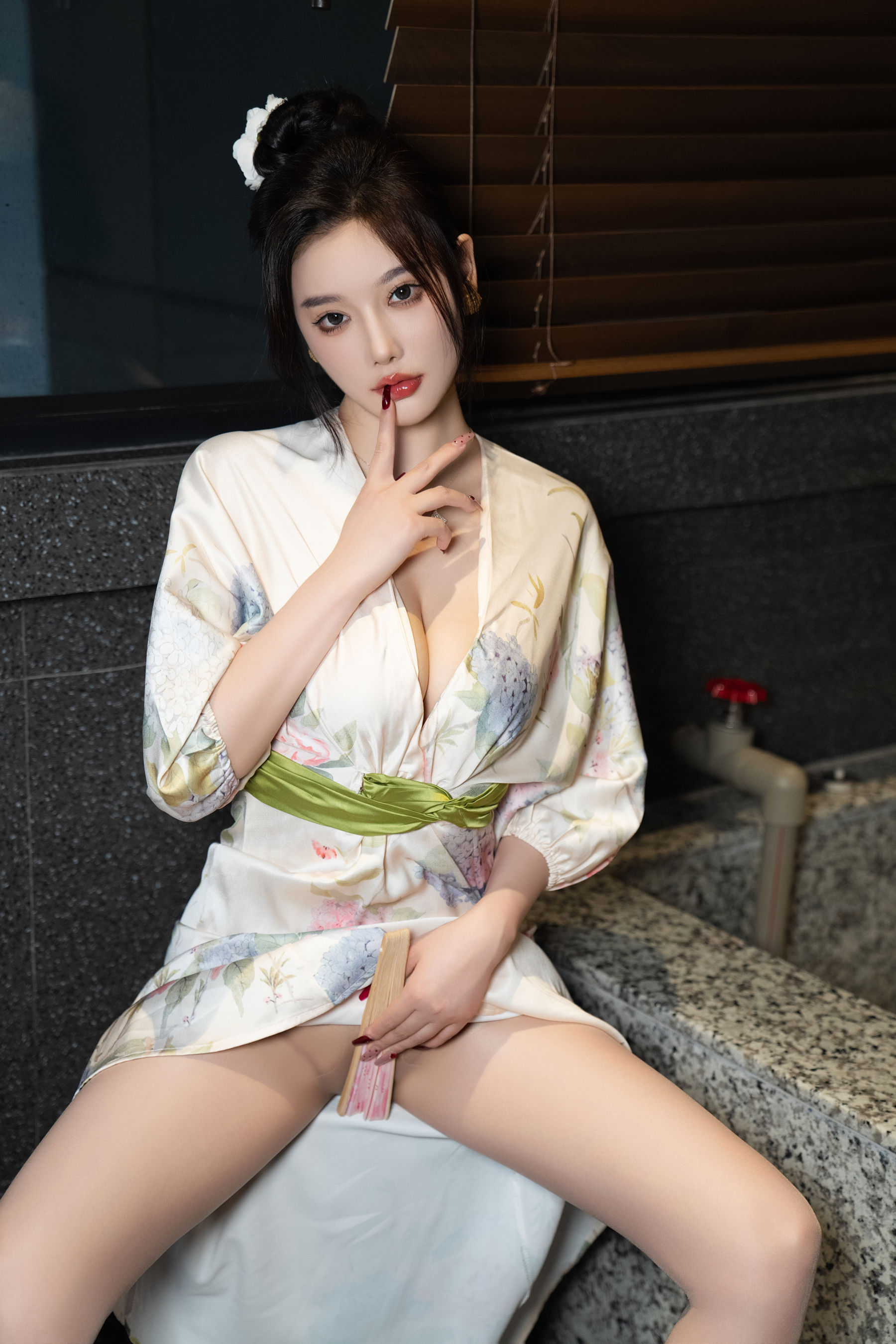 杨晨晨 - 红色情趣/(110P)