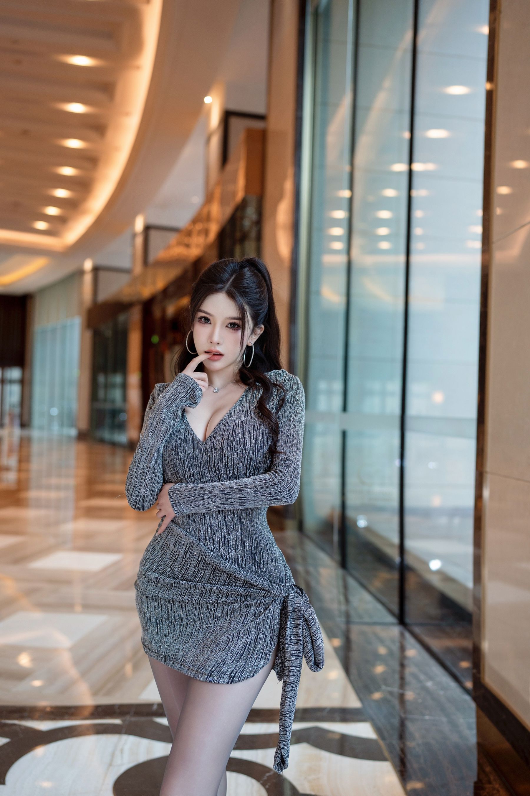 李丽莎 - 女神的短裙灰丝/(89P)