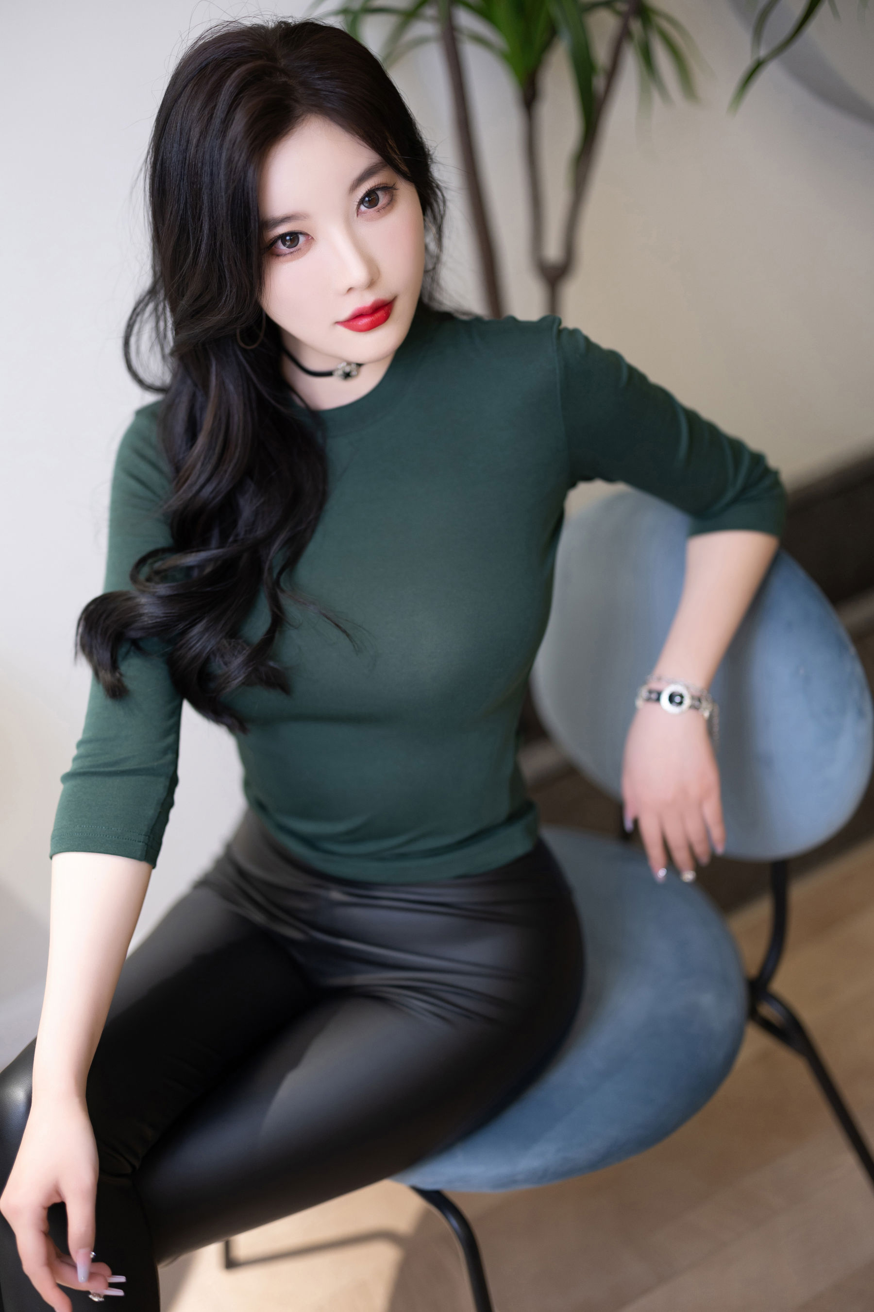 杨晨晨 - 高跟肉丝无内/(110P)