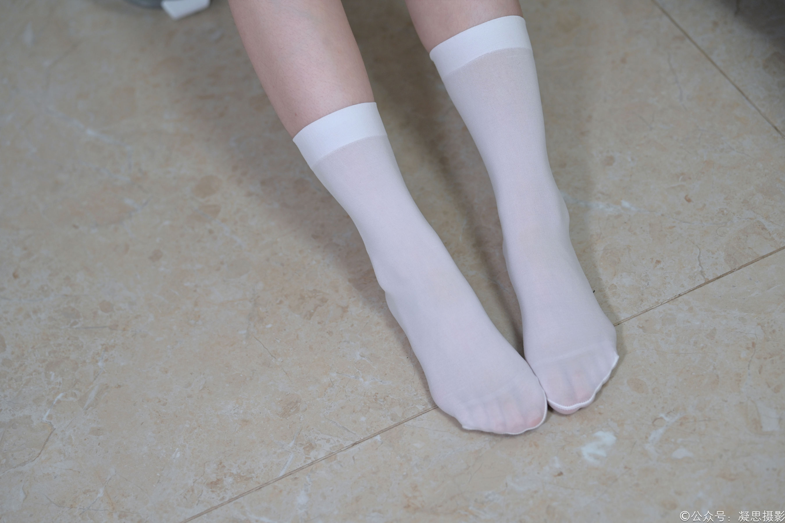 凝思摄影 No.054 小慧 - T恤、短白丝、小皮鞋/(150P)