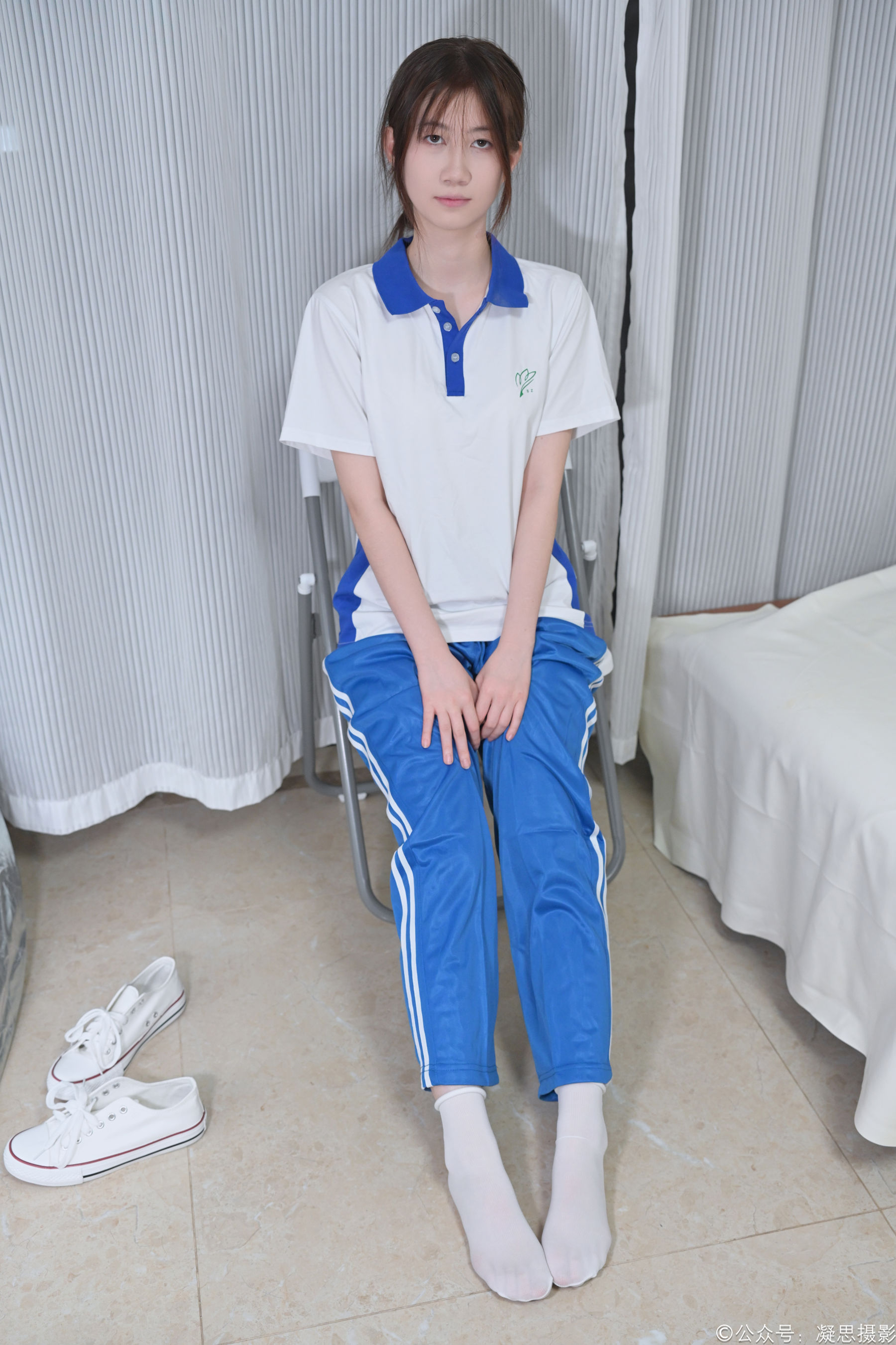 凝思摄影 No.056 小慧 - 校服、短白袜、帆布鞋/(150P)