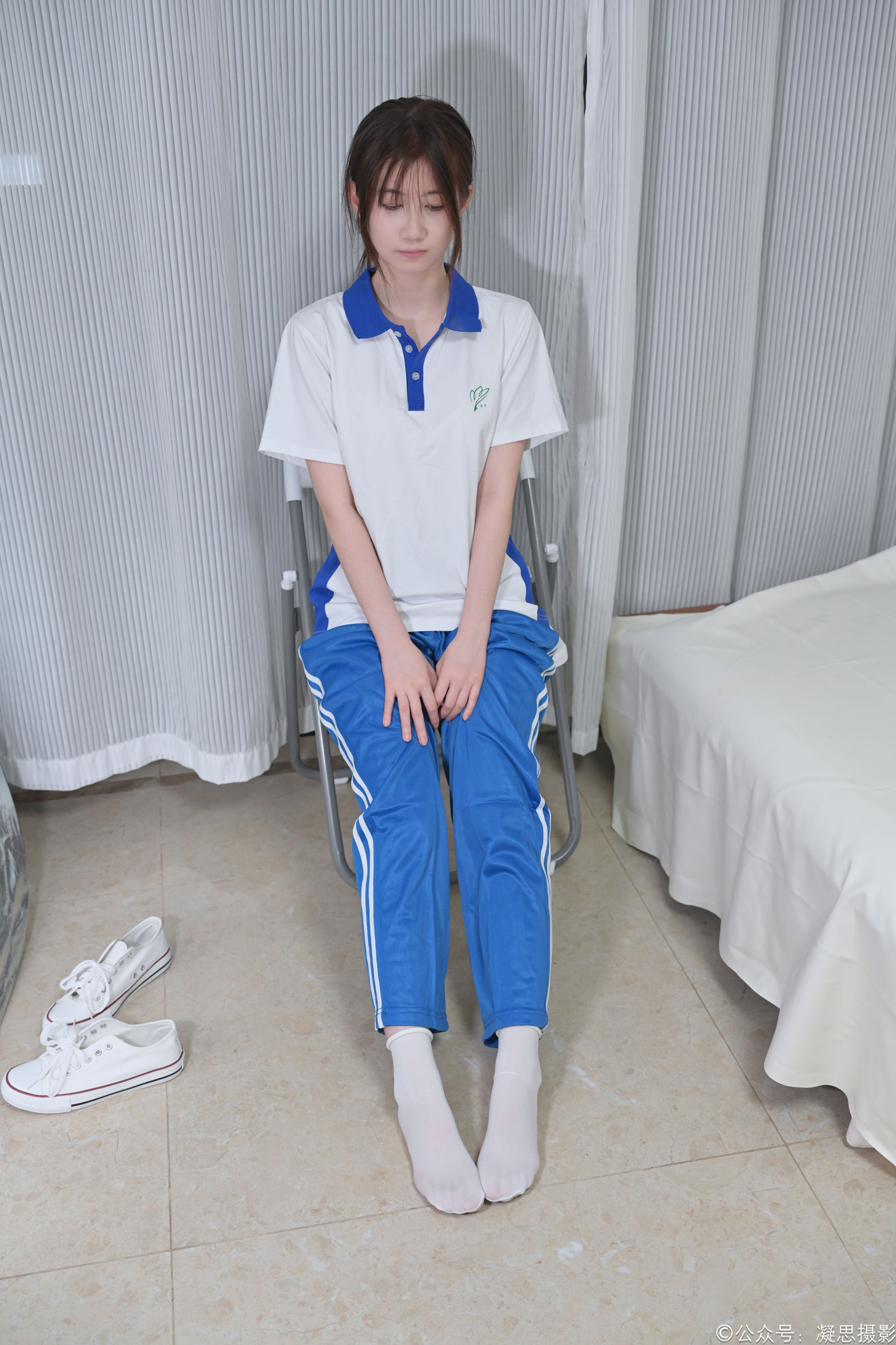 凝思摄影 No.056 小慧 - 校服、短白袜、帆布鞋/(150P)