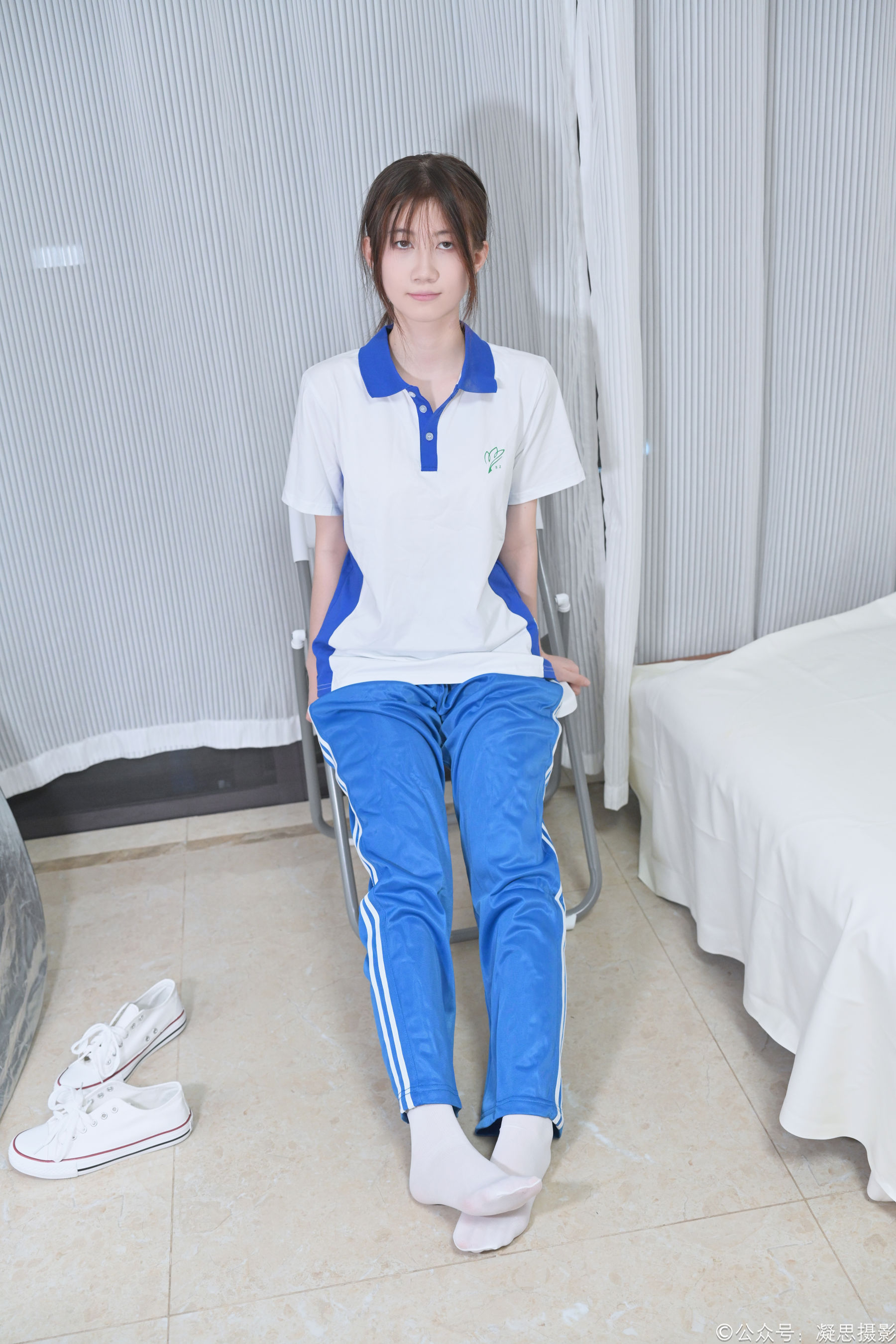 凝思摄影 No.056 小慧 - 校服、短白袜、帆布鞋/(150P)