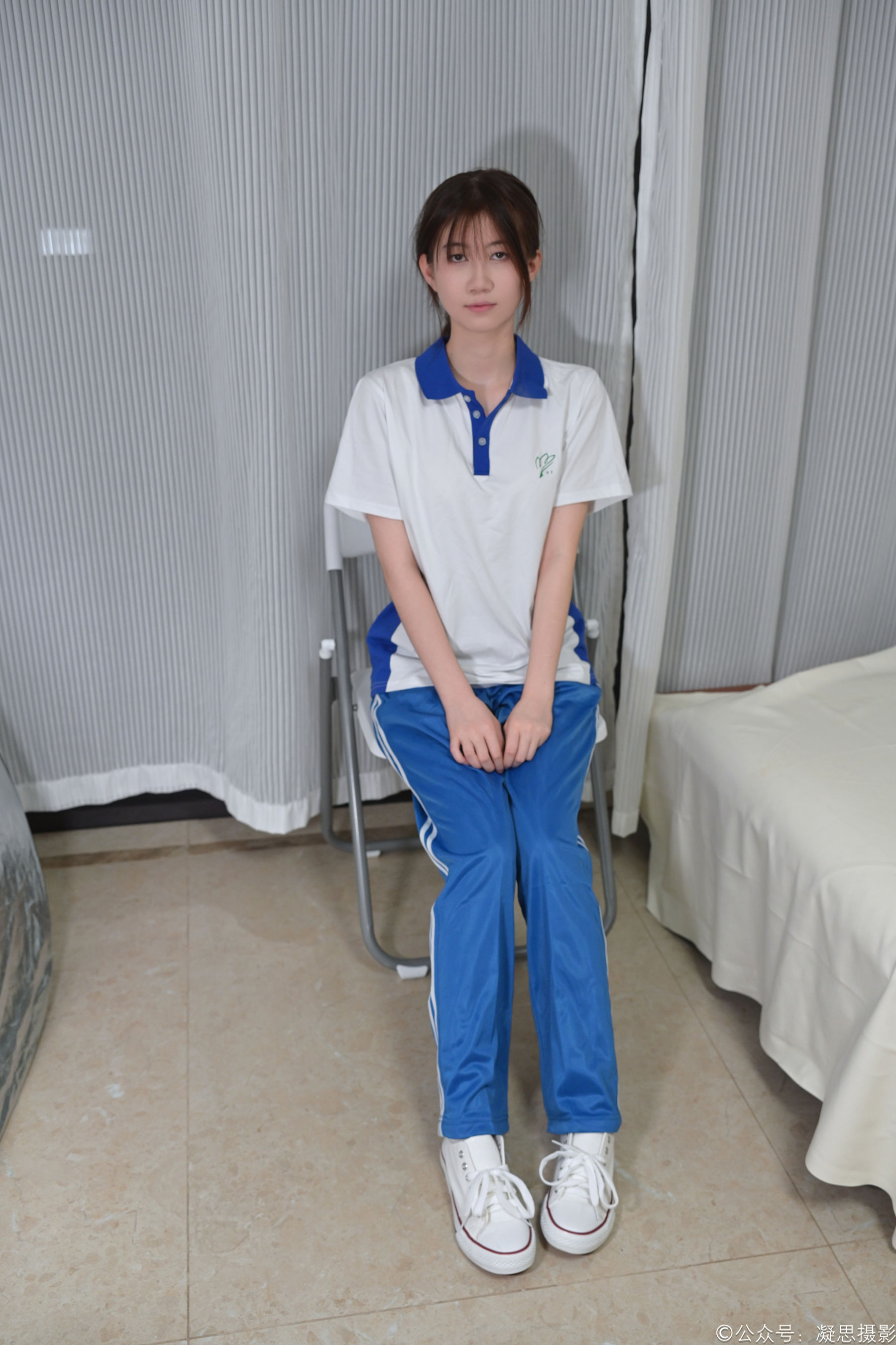凝思摄影 No.056 小慧 - 校服、短白袜、帆布鞋/(150P)