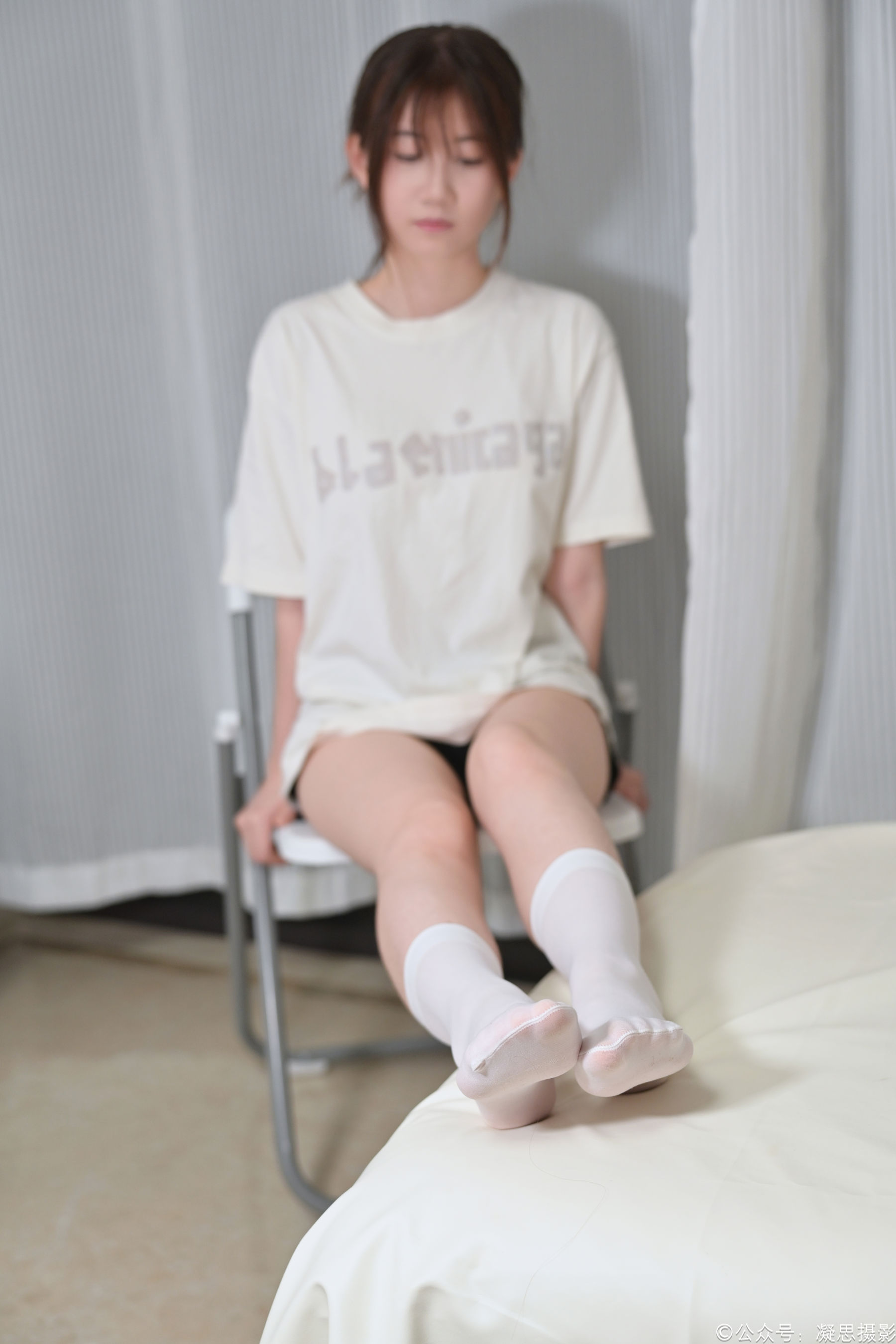 凝思摄影 No.054 小慧 - T恤、短白丝、小皮鞋/(150P)